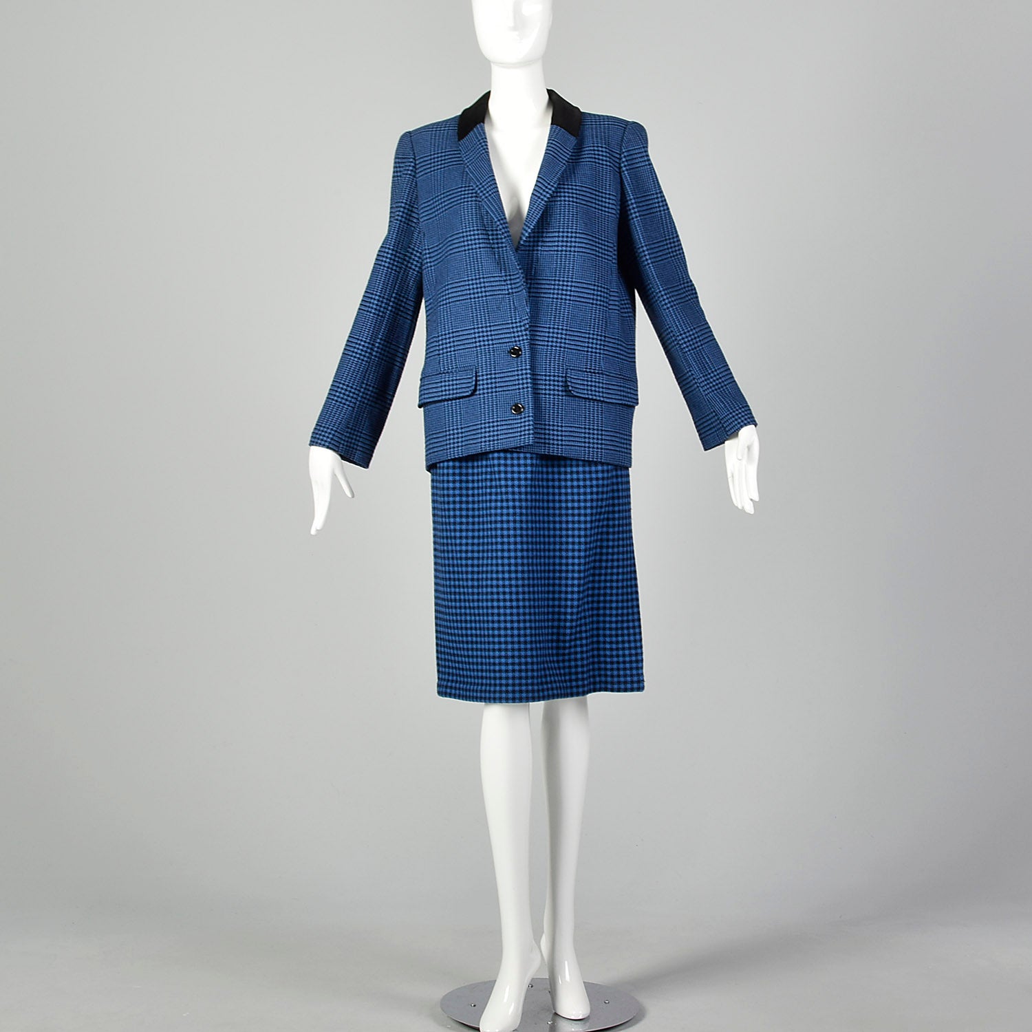 Medium Valentino Boutique 1980s Blue Houndstooth Plaid Skirt Suit