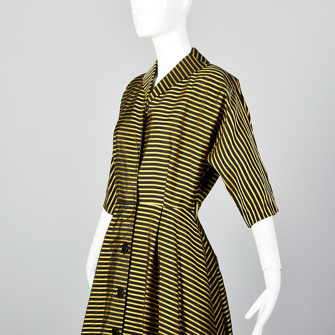 1950s Yellow and Black Striped Dressing Gown