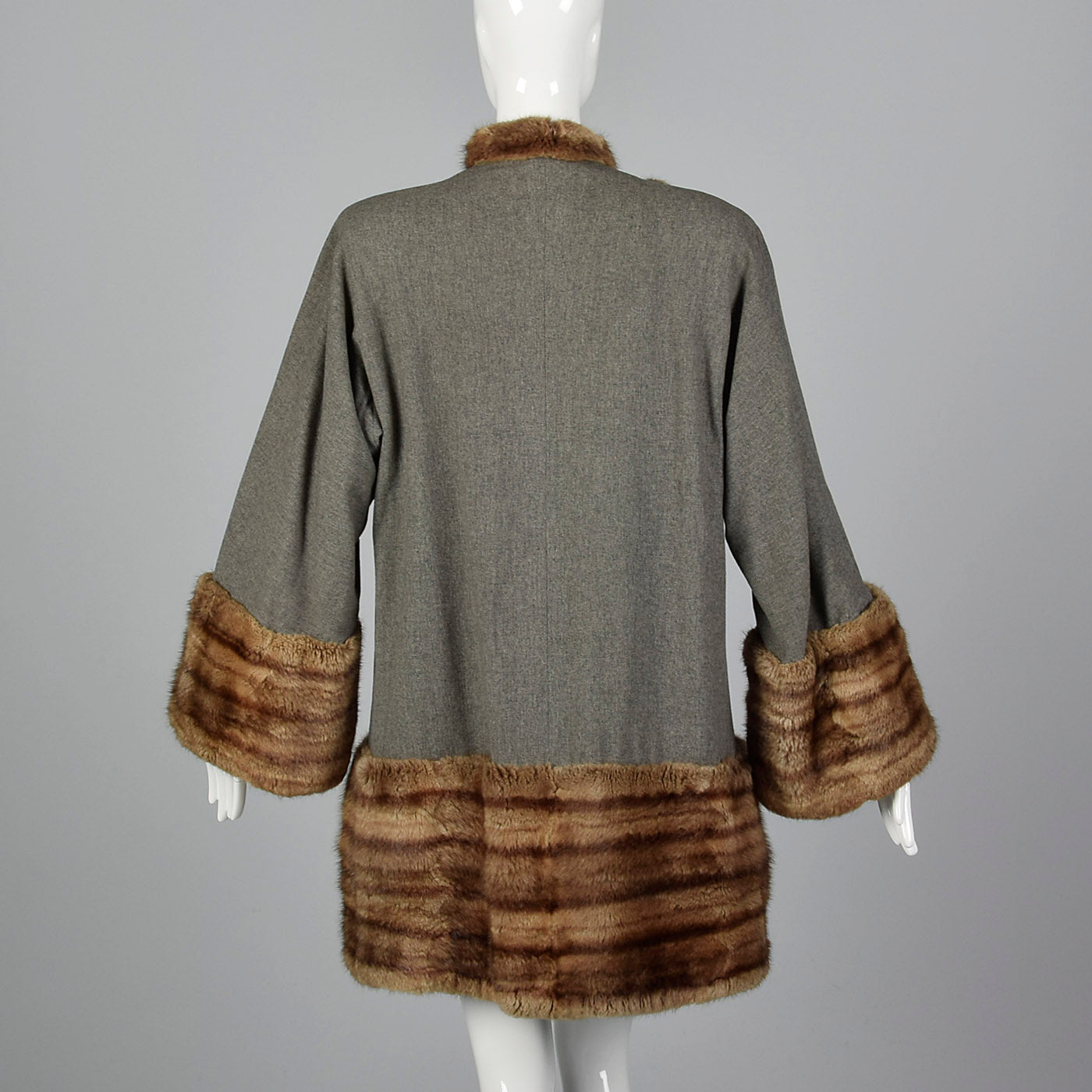 1940s Gray Wool Swing Coat with Beaver Fur Trim