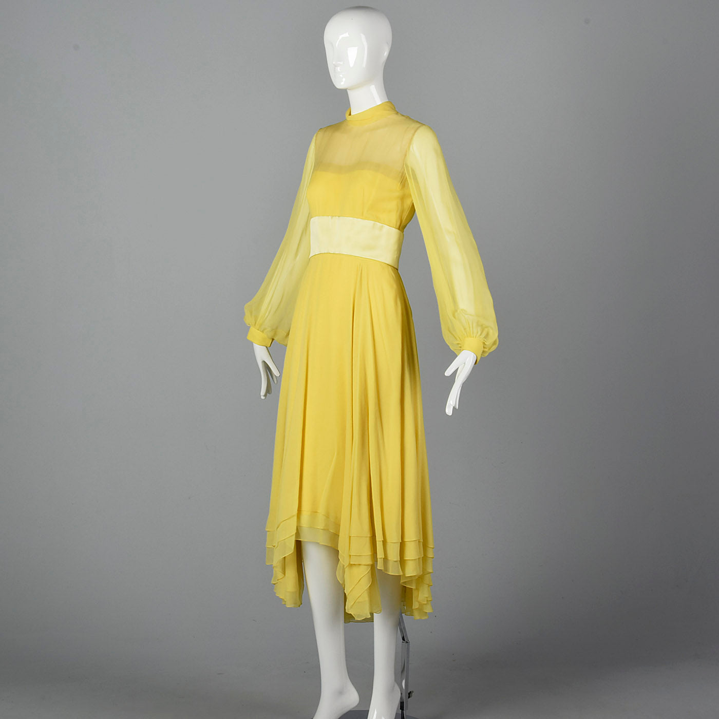 Elegant 1970s Travilla Yellow Silk Chiffon Dress