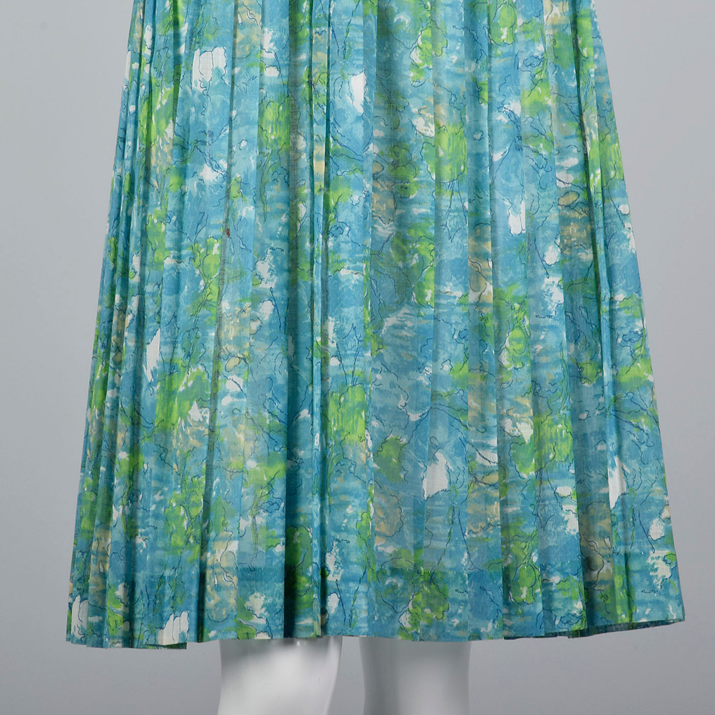 1950s Blue Floral Print Dress with Pleated Skirt