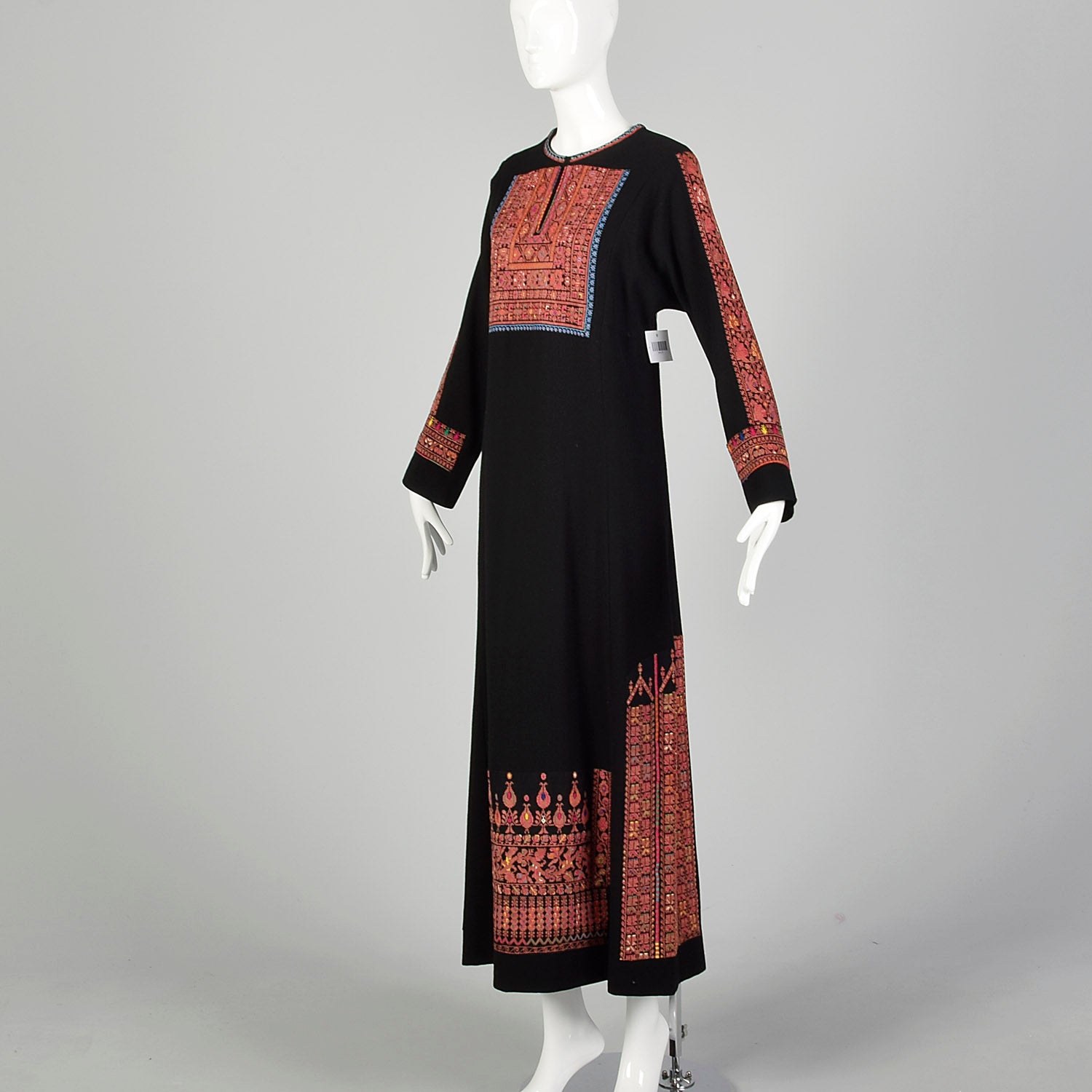 XL 1970s Neiman Marcus Black Dress Wool Embroidered Kaftan Style & Salvage XL 1970s Neiman Marcus Black Dress Wool Embroidered Kaftan Style & Salvage
