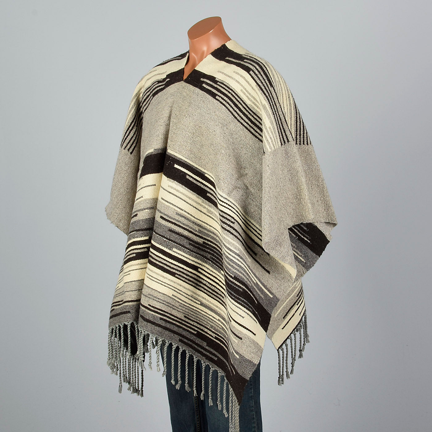 1970s Mens Mexican Wool Blanket Poncho