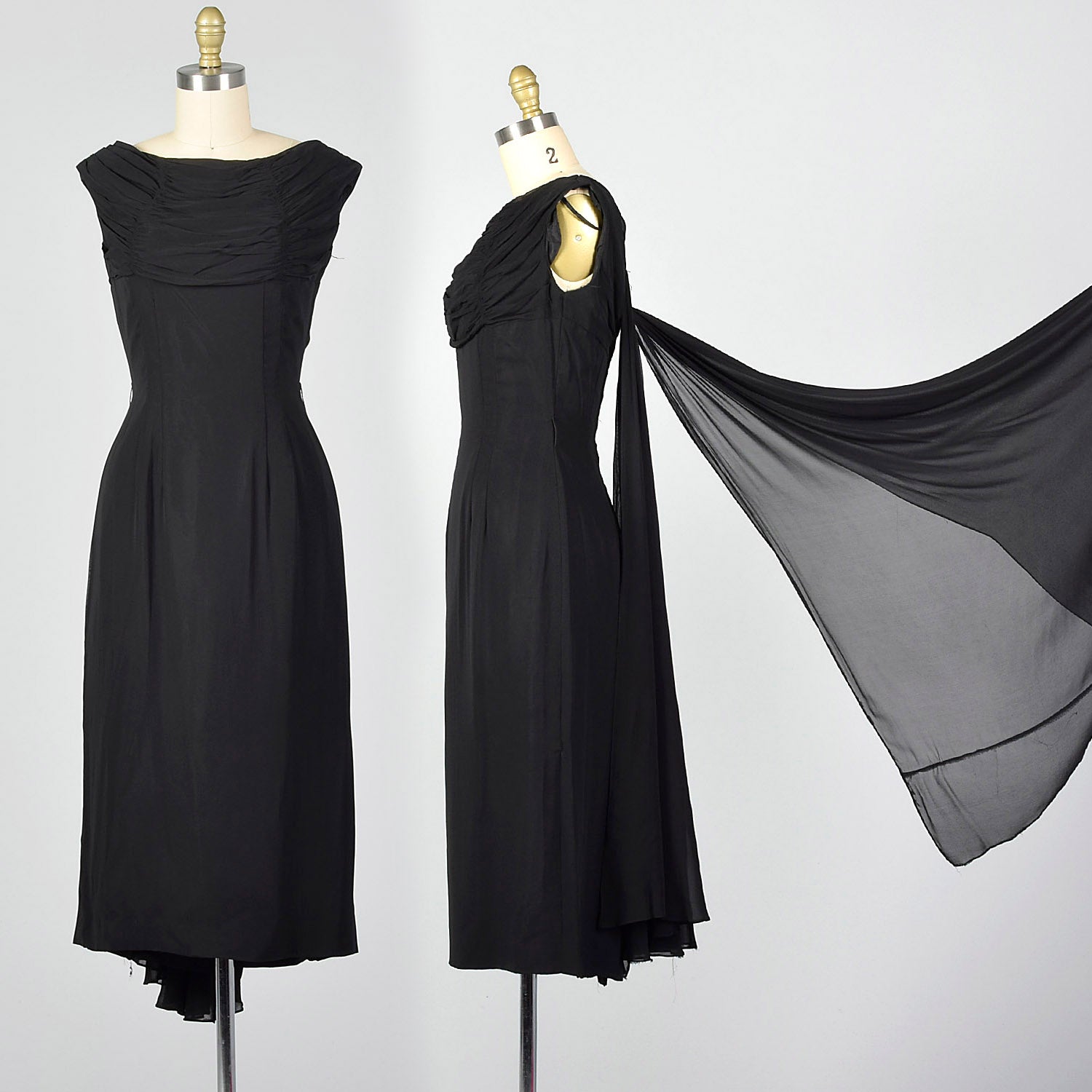 XS 1950s Black Cocktail Dress with Train