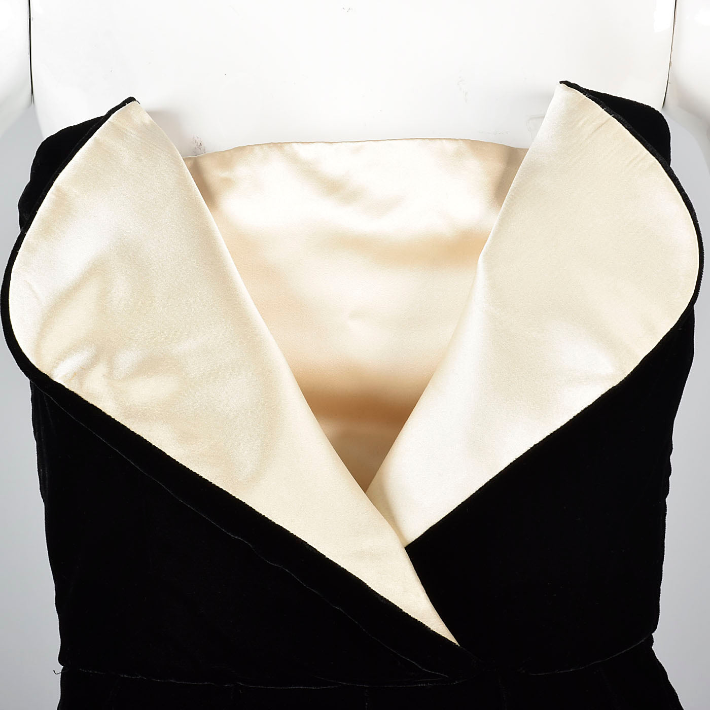 Timeless Lanvin Black Velvet Strapless Dress with Ivory Petal Bust