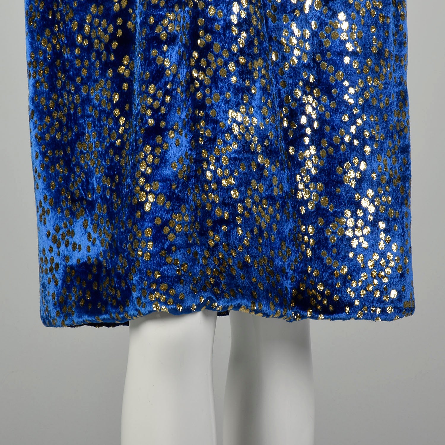 Medium 1980s Blue Velvet Cocktail Dress Long Sleeve Gold Eyelash Lame