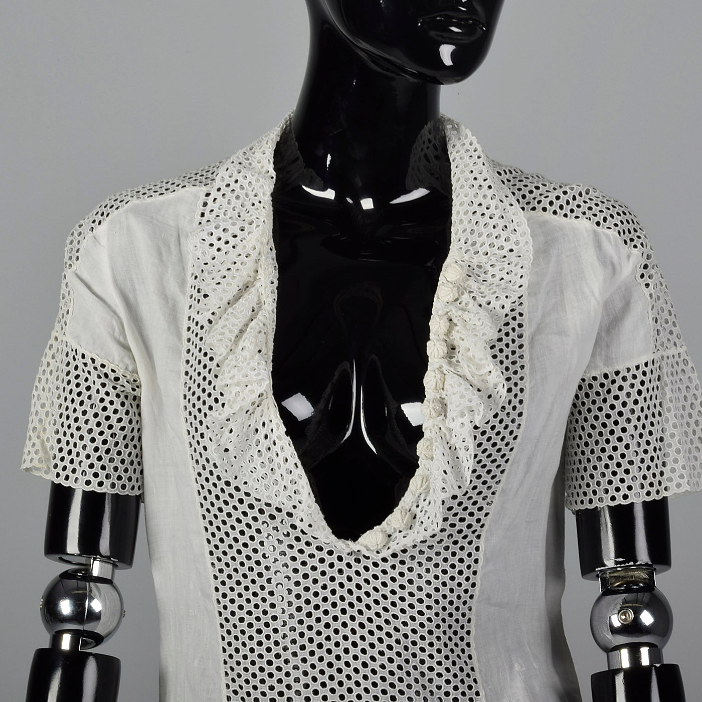 1930s White Eyelet Blouse with Ruffle Neckline