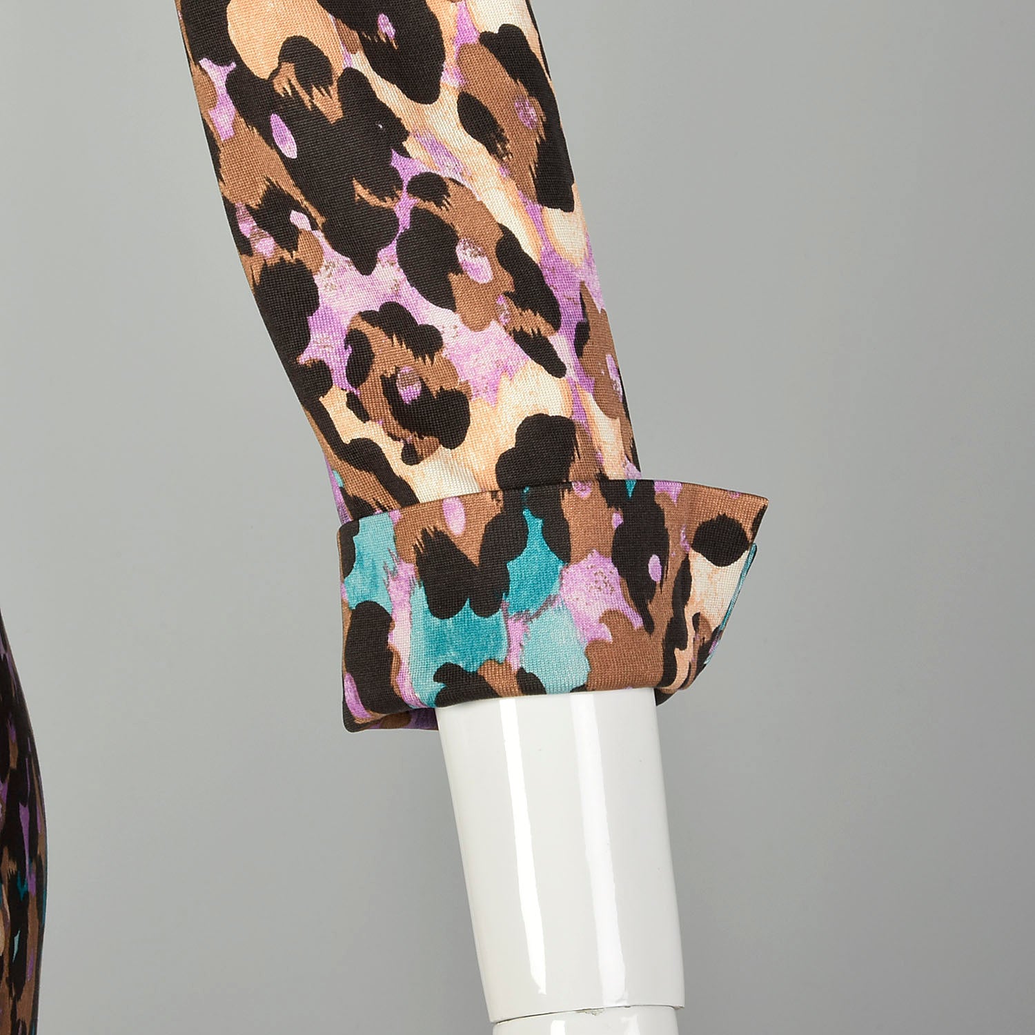 Medium Diane Von Furstenberg Animal Print Dress Silk Jersey Cuffed Sleeves