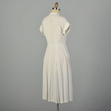 Medium 1950s White Rayon Summer Casual Dress with Pearl Neckline