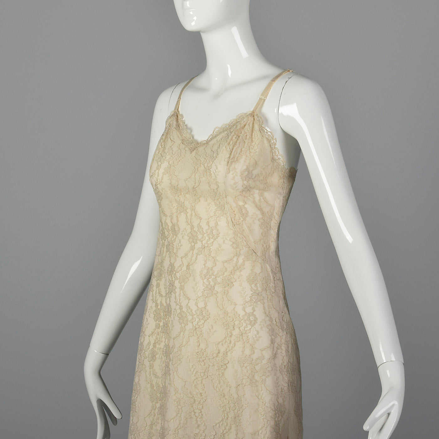 1950s Van Raalte Cream Lace Slip