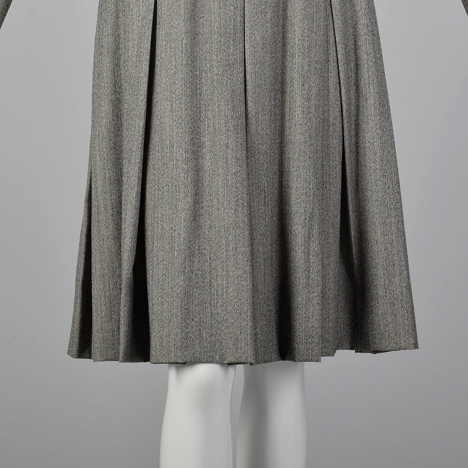 Medium Bill Blass 1980s Gray Wool Skirt Suit