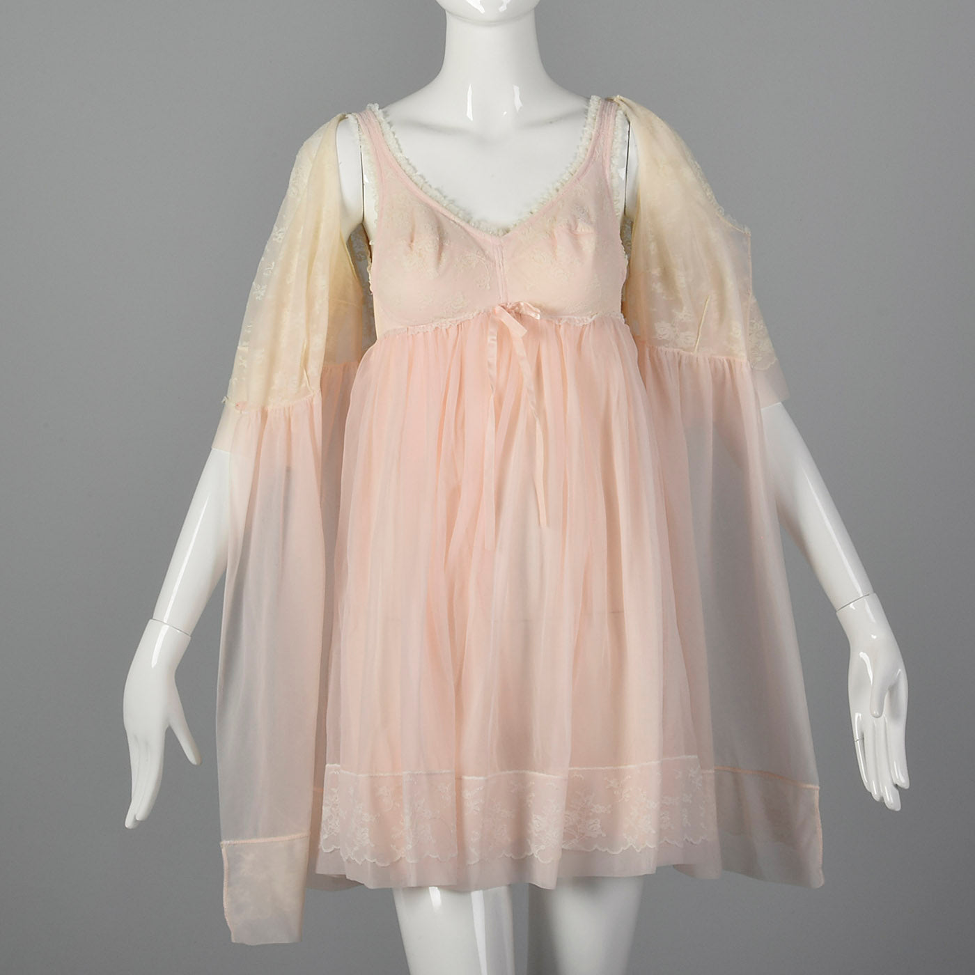 1960s Pink Babydoll Nightgown with Matching Peignoir
