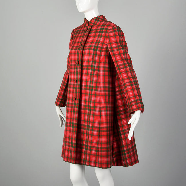 Medium Geoffrey Beene 1960s Red and Green Plaid Swing Coat