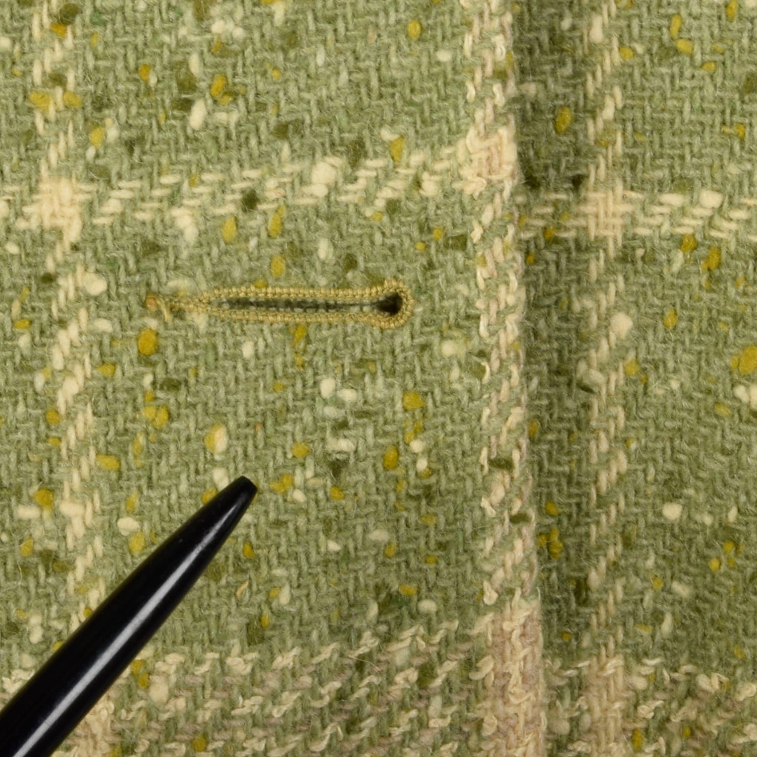 Small 1960s Two Piece Set Green Beige Plaid Fleck Tweed  Separates Ensemble Skirt Jacket