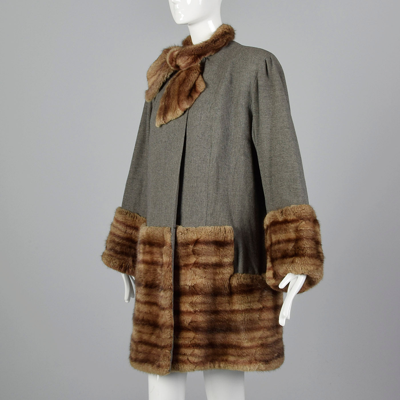 1940s Gray Wool Swing Coat with Beaver Fur Trim