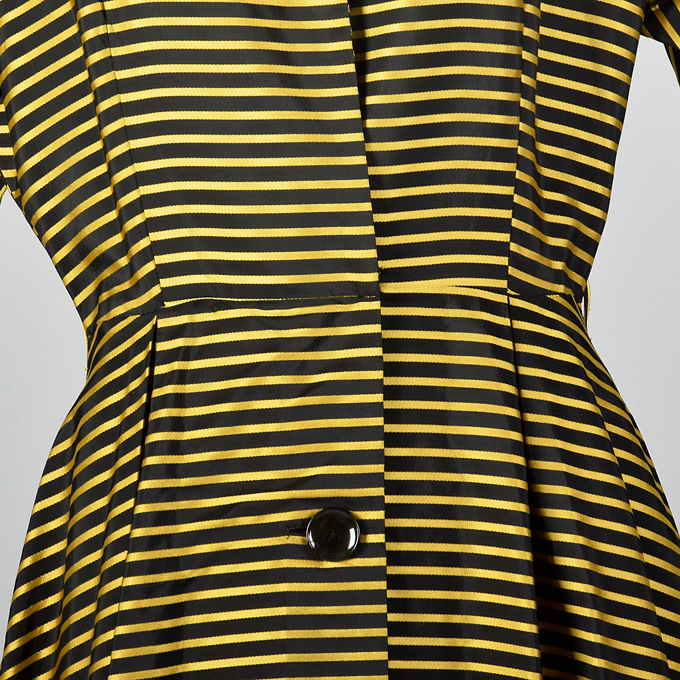 1950s Yellow and Black Striped Dressing Gown 1950s Yellow and Black Striped Dressing Gown