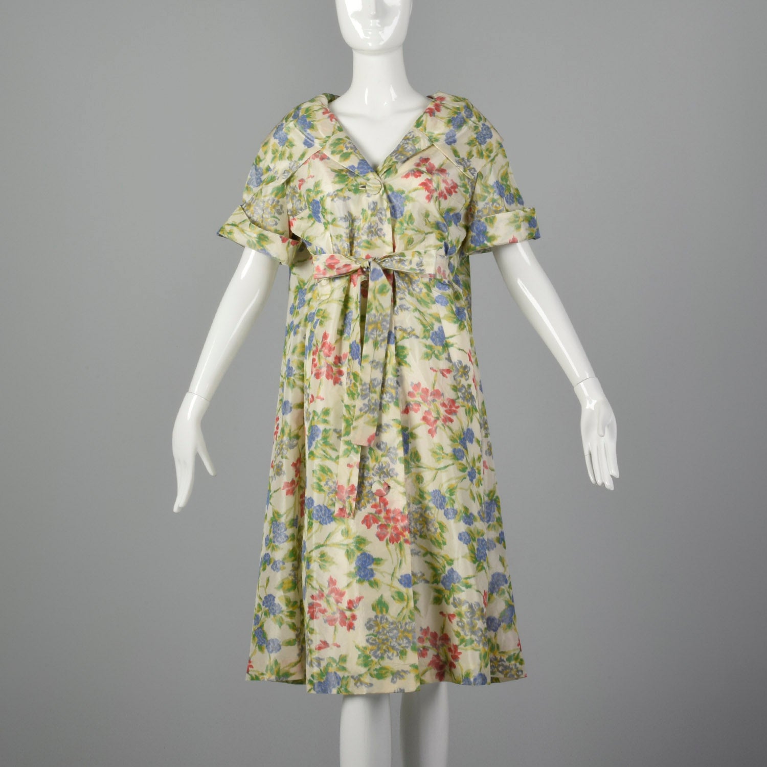 1950s Floral Silk Dressing Gown