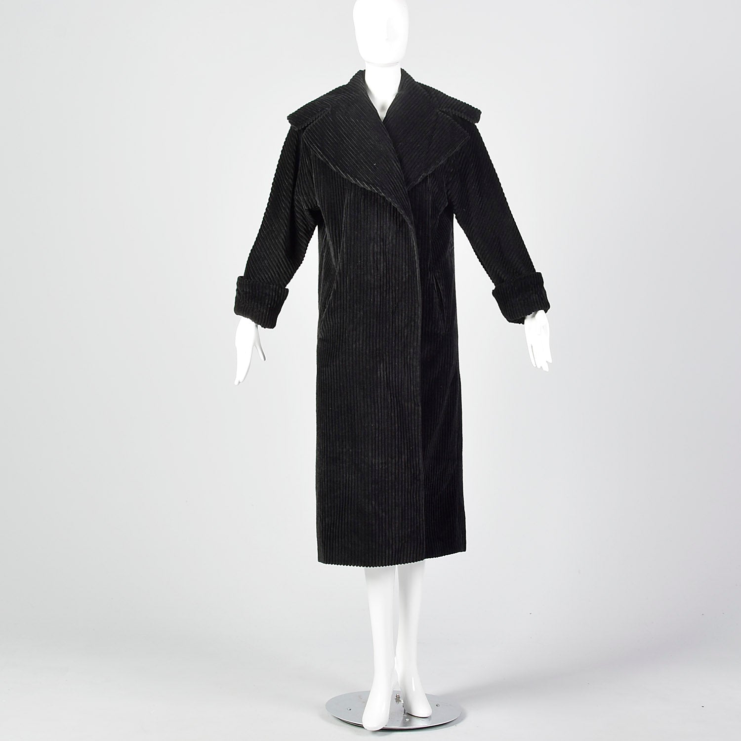 Medium Bill Blass 1980s Black Corduroy Coat