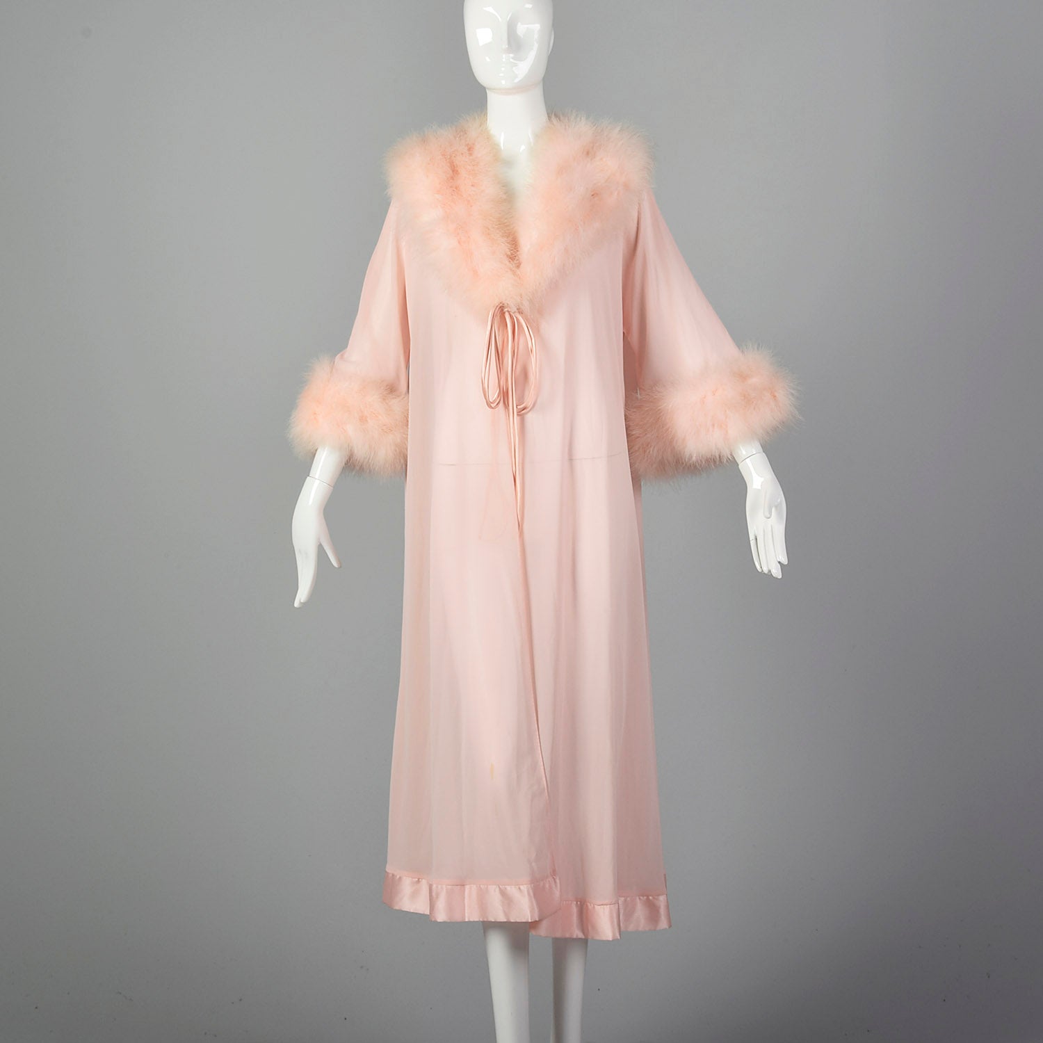 Lucie Ann Pink Neglige Robe with Feather collar