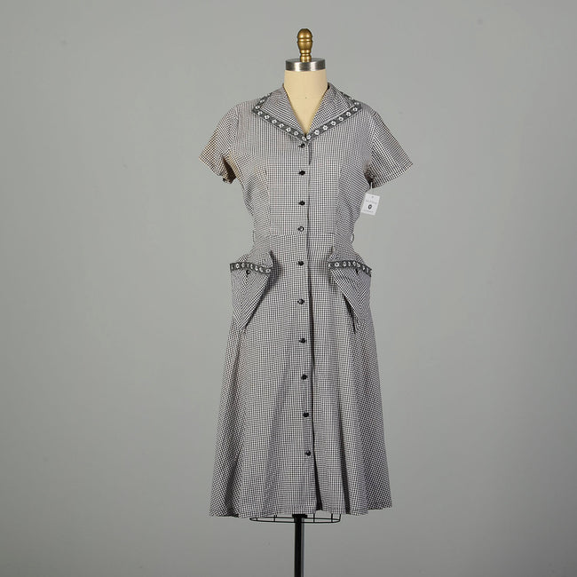 Large 1950s Blue & White Checked Fit & Flare Short Sleeve Lightweight Cotton Day Dress