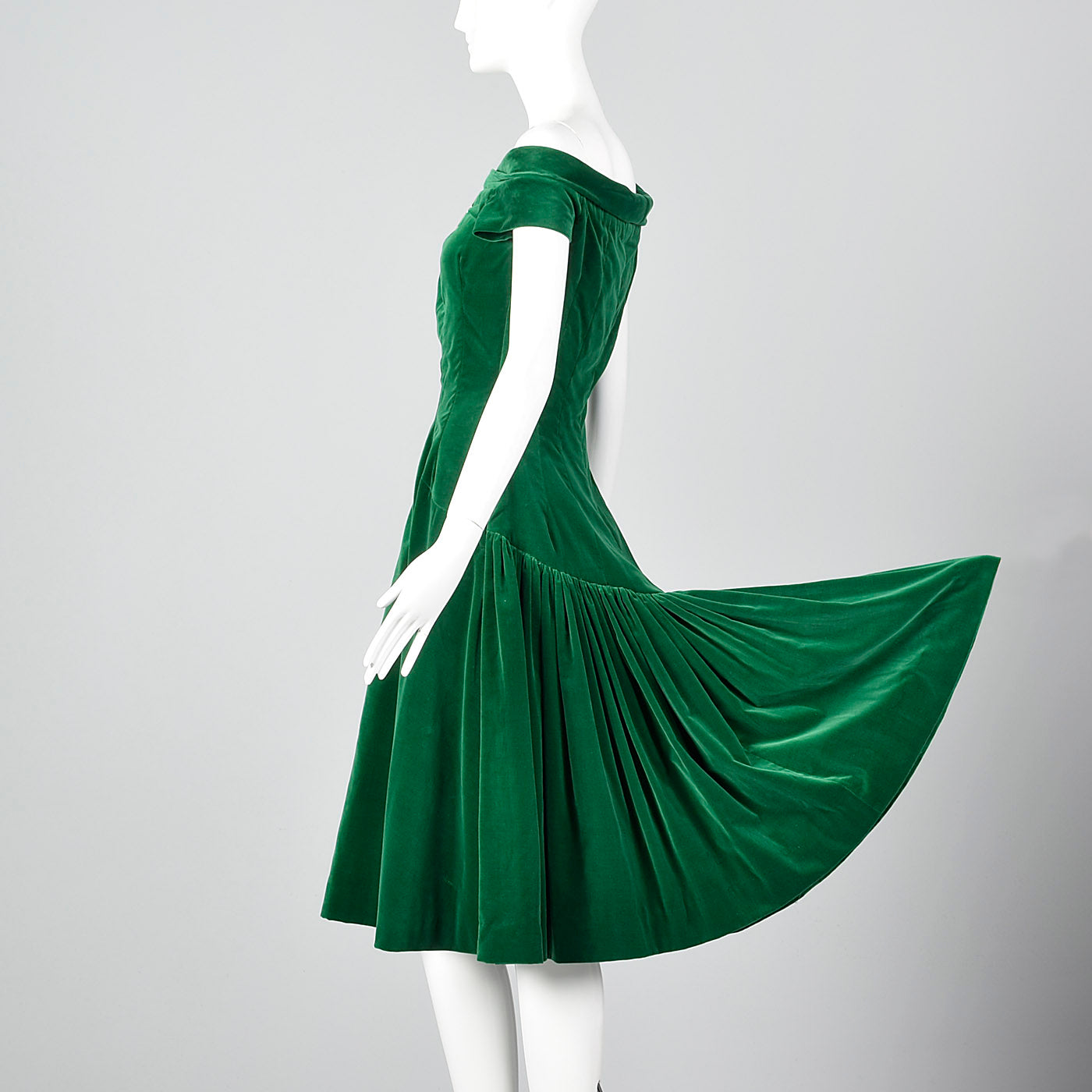 1950s Green Velvet Off Shoulder Party Dress