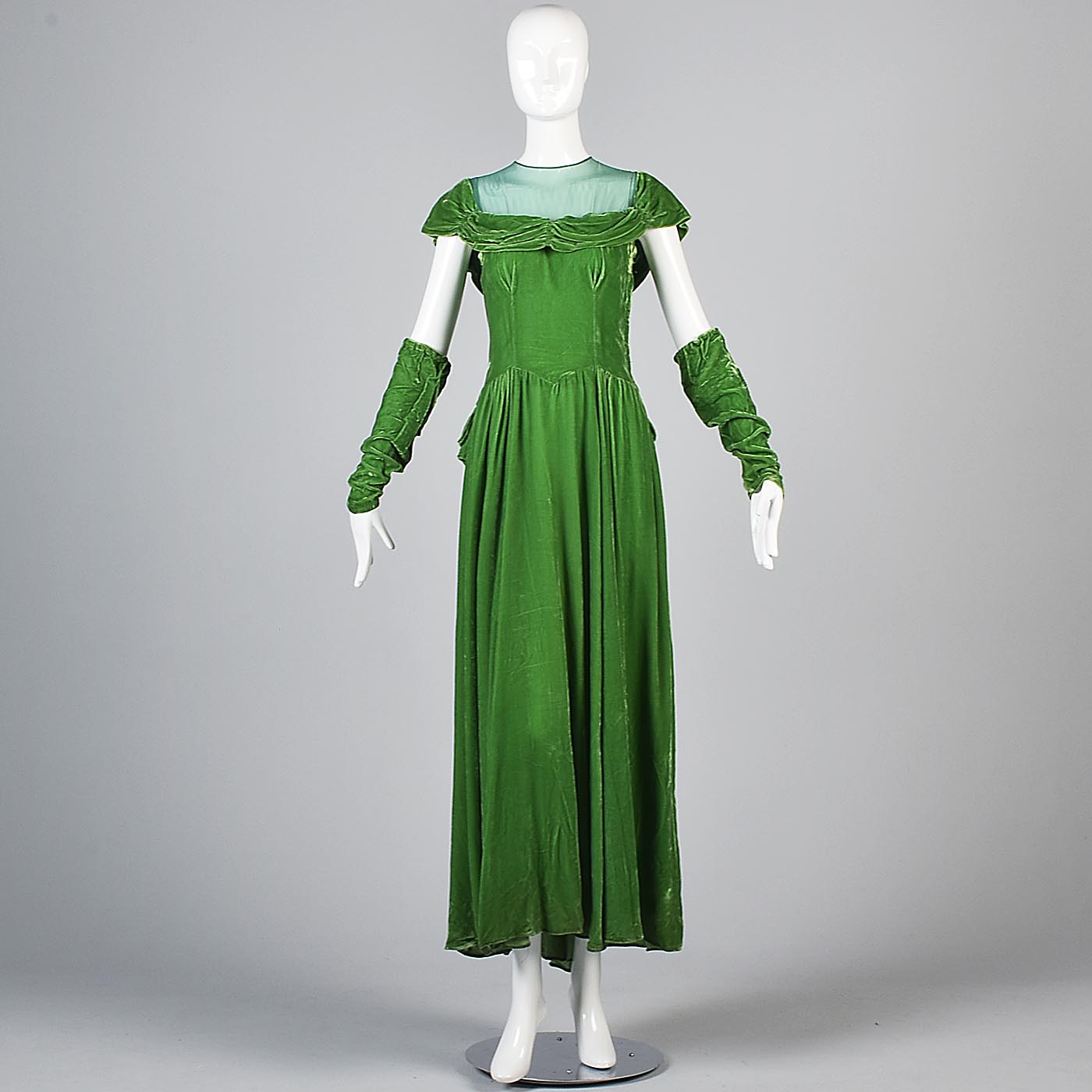 1940s Emerald Green Velvet Dress