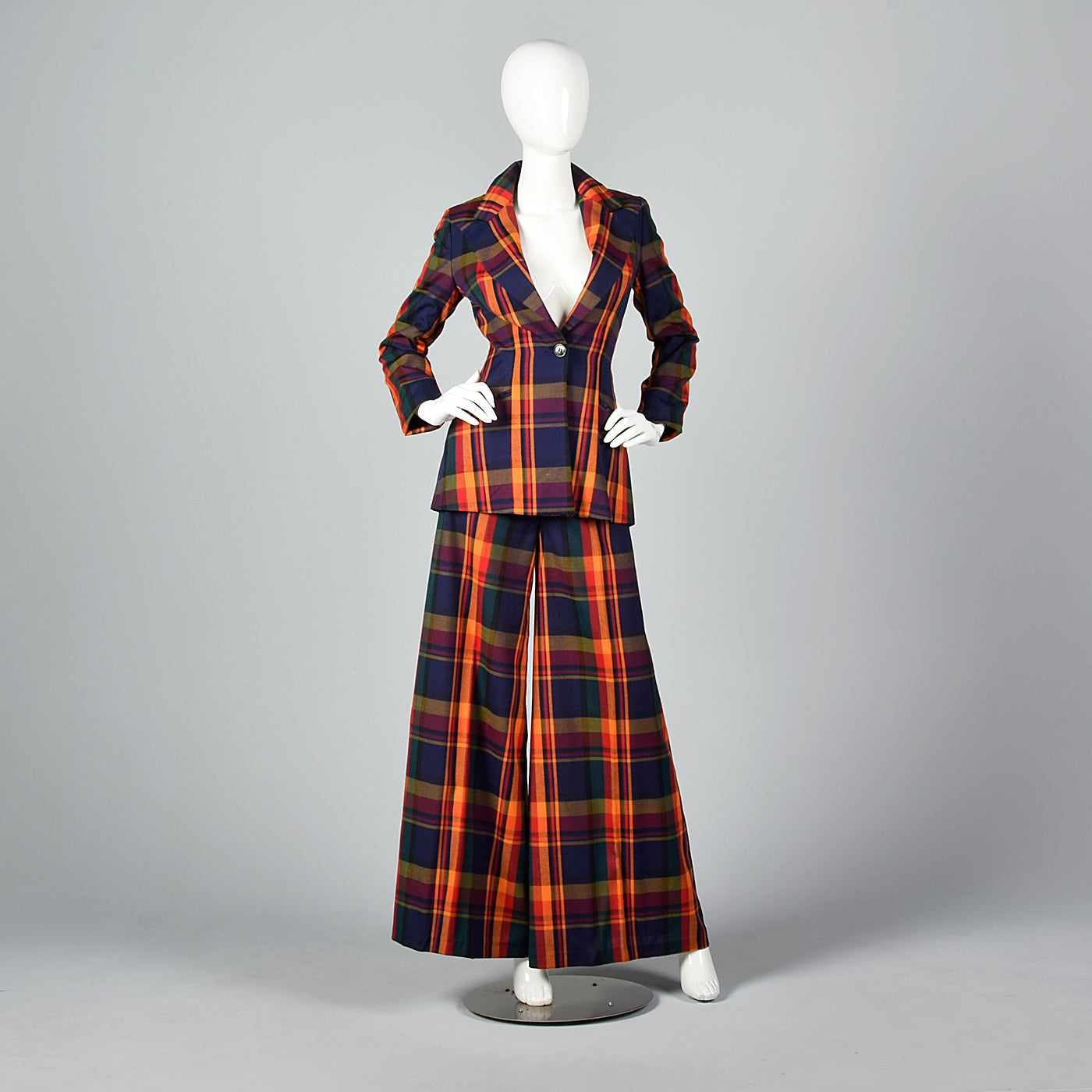 1970s Plaid Pant Suit with Palazzo Pants and Fitted Blazer