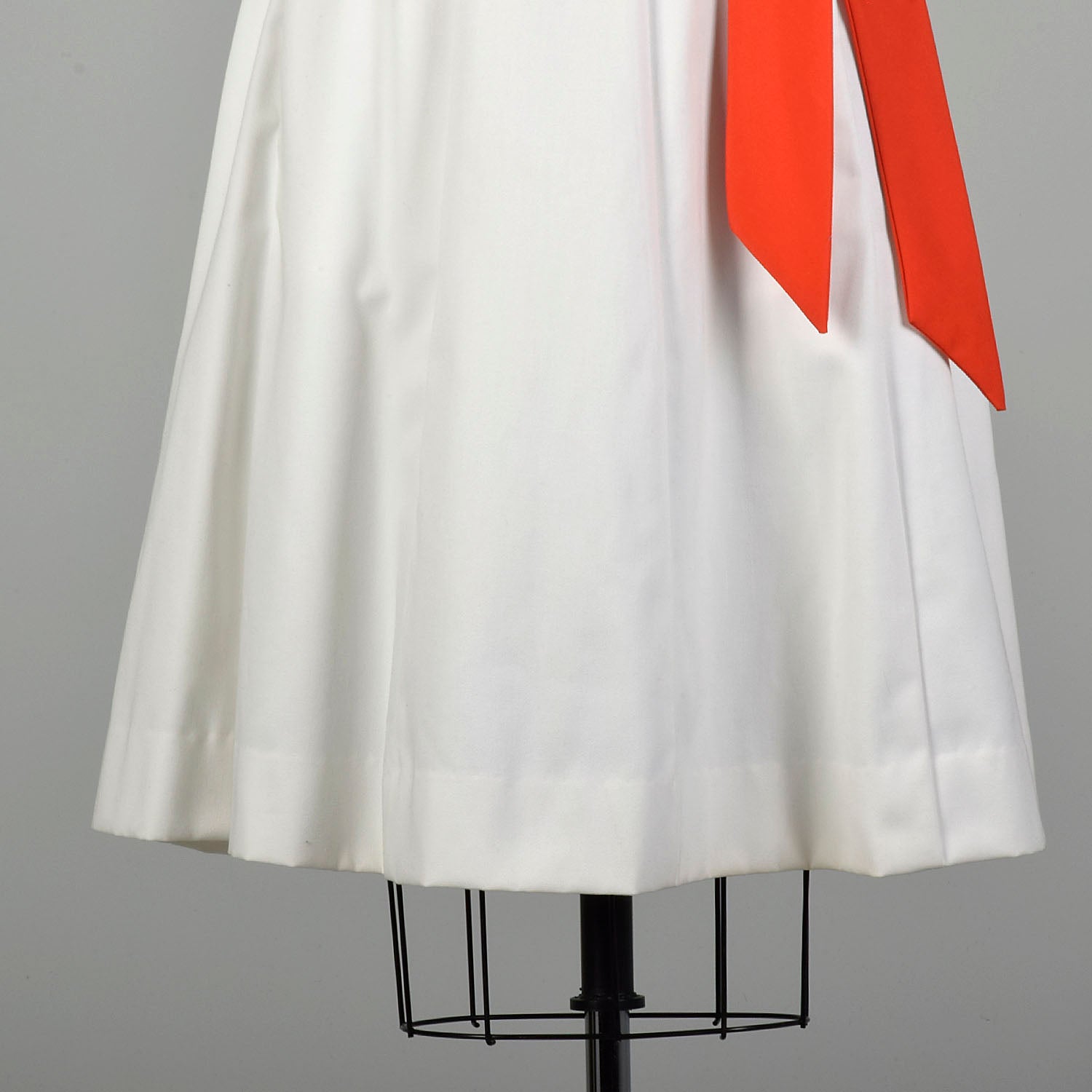XL 1960s Pat Premo Dress White with Orange Embroidery and Bow