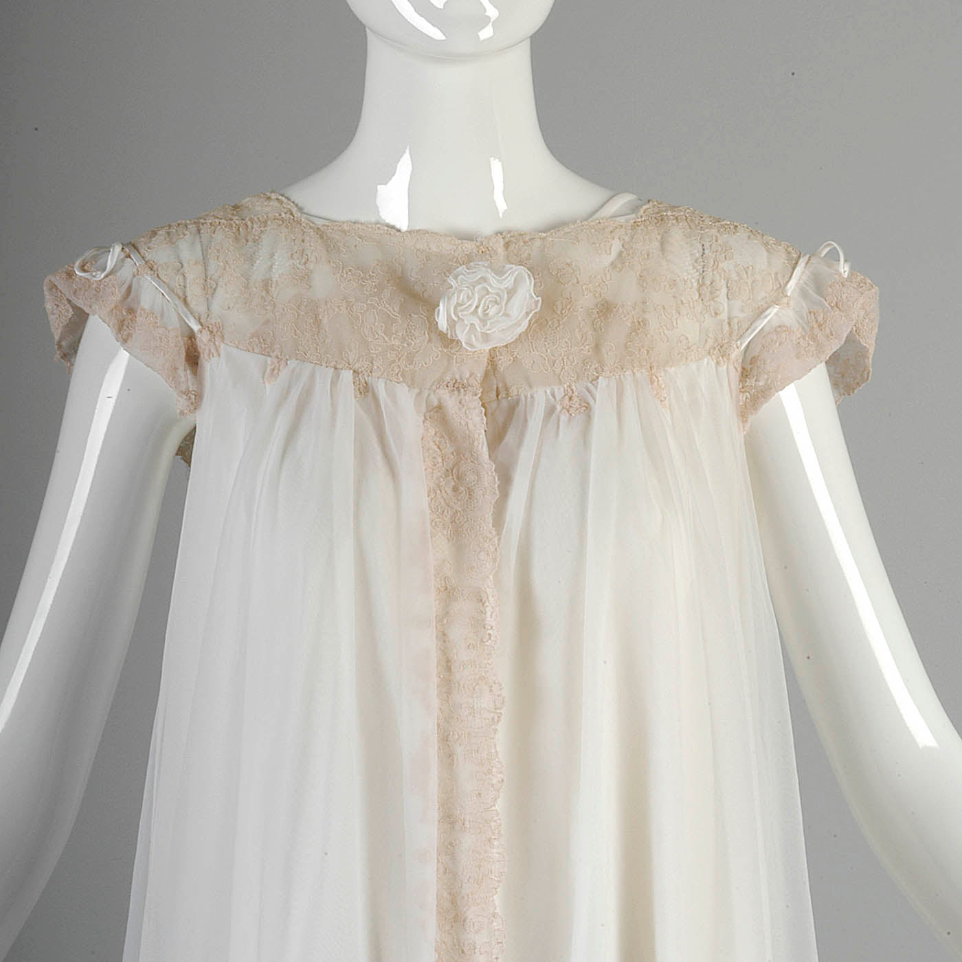 1960s White Babydoll Nightgown with Matching Peignoir