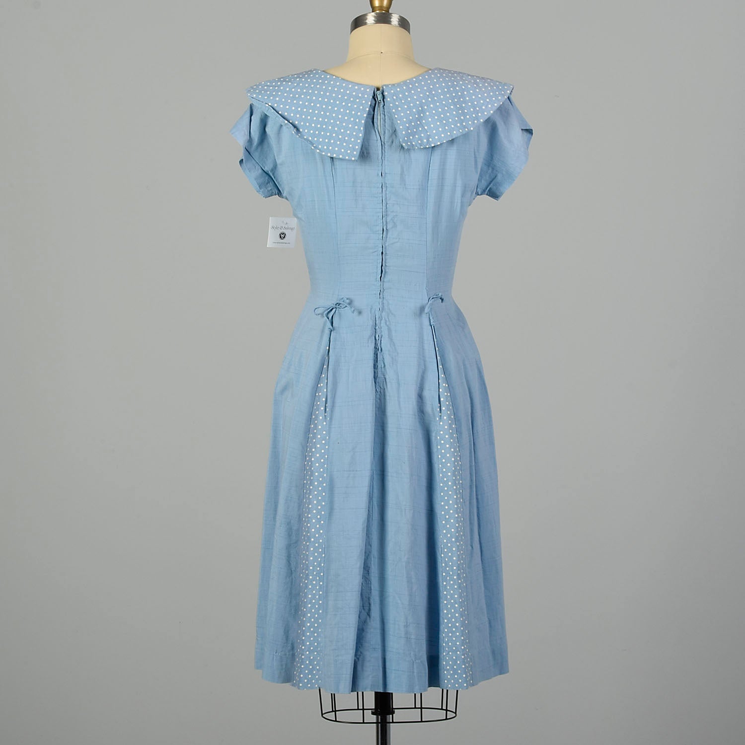 Large 1950s Dress Blue Swiss Dot Collar Casual Day Dress