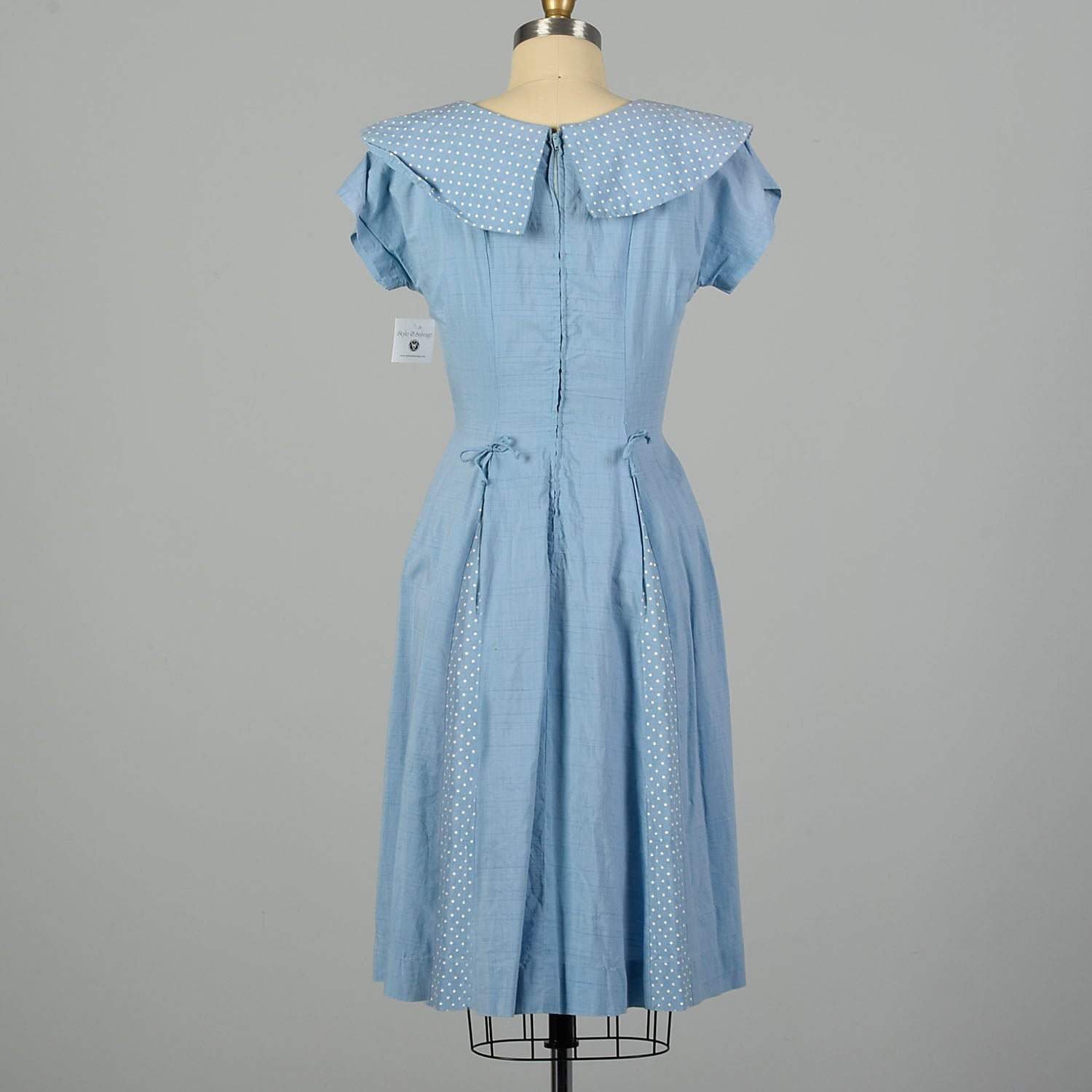 Large 1950s Dress Blue Swiss Dot Collar Casual Day Dress