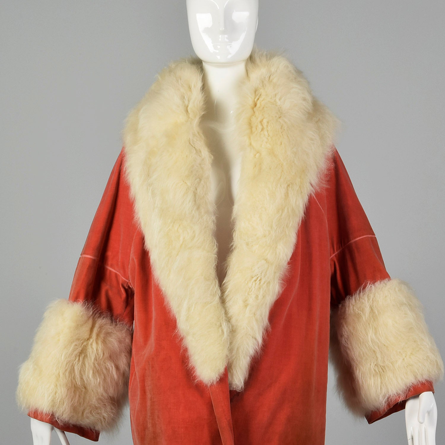 1920s Pink Velvet Cocoon Coat with Fur Collar and Cuffs
