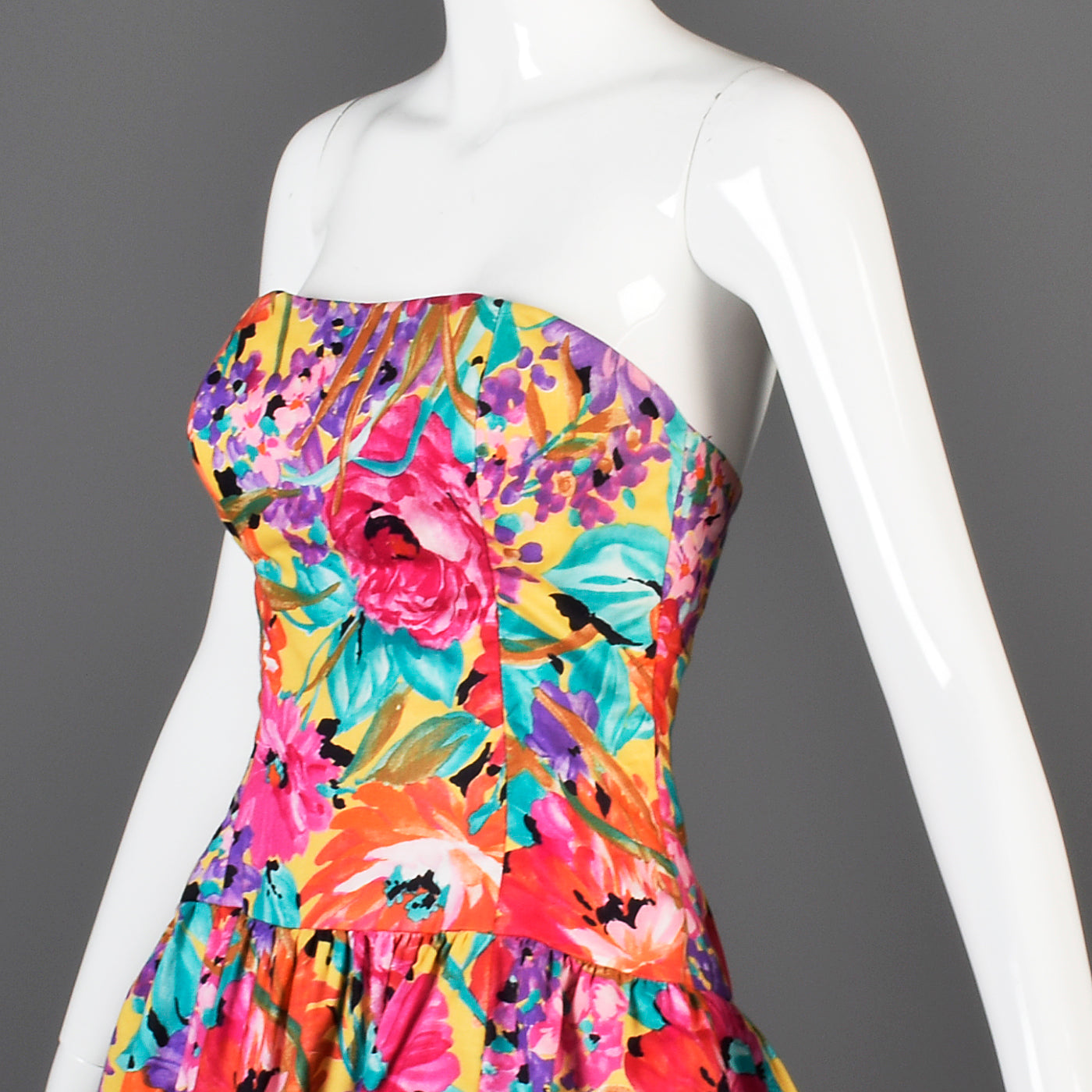 1980s Victor Costa Floral Strapless Summer Day Dress in a Colorful Floral Print