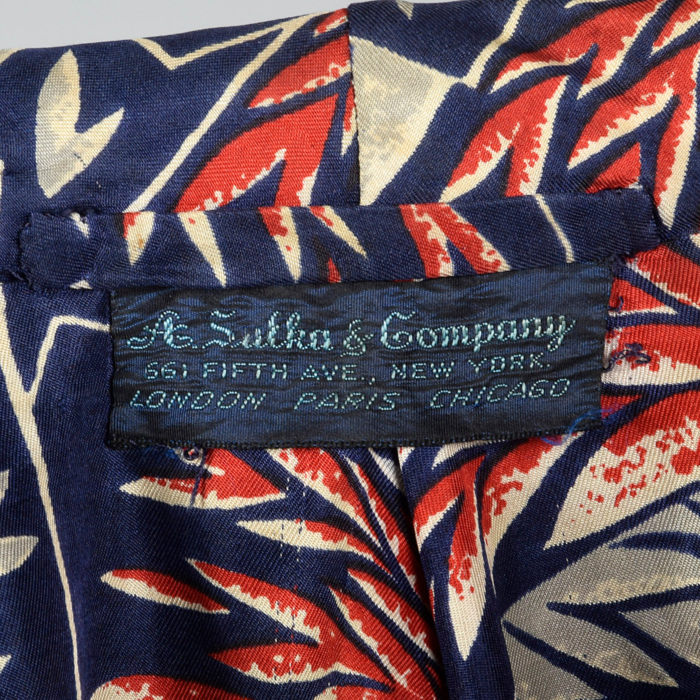 1940s Mens Sulka Silk Robe with Amazing Art Deco Print