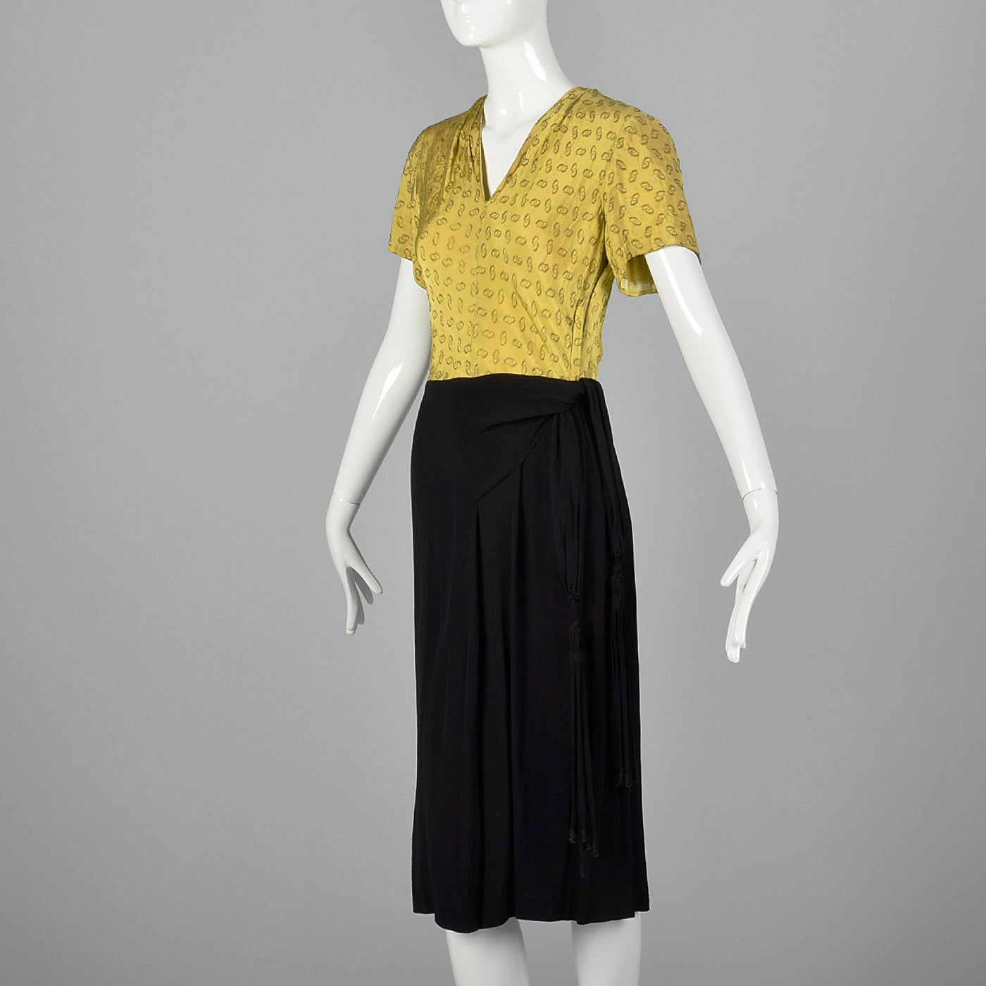 1940s Yellow Dress with Unique Hip Tie Sash