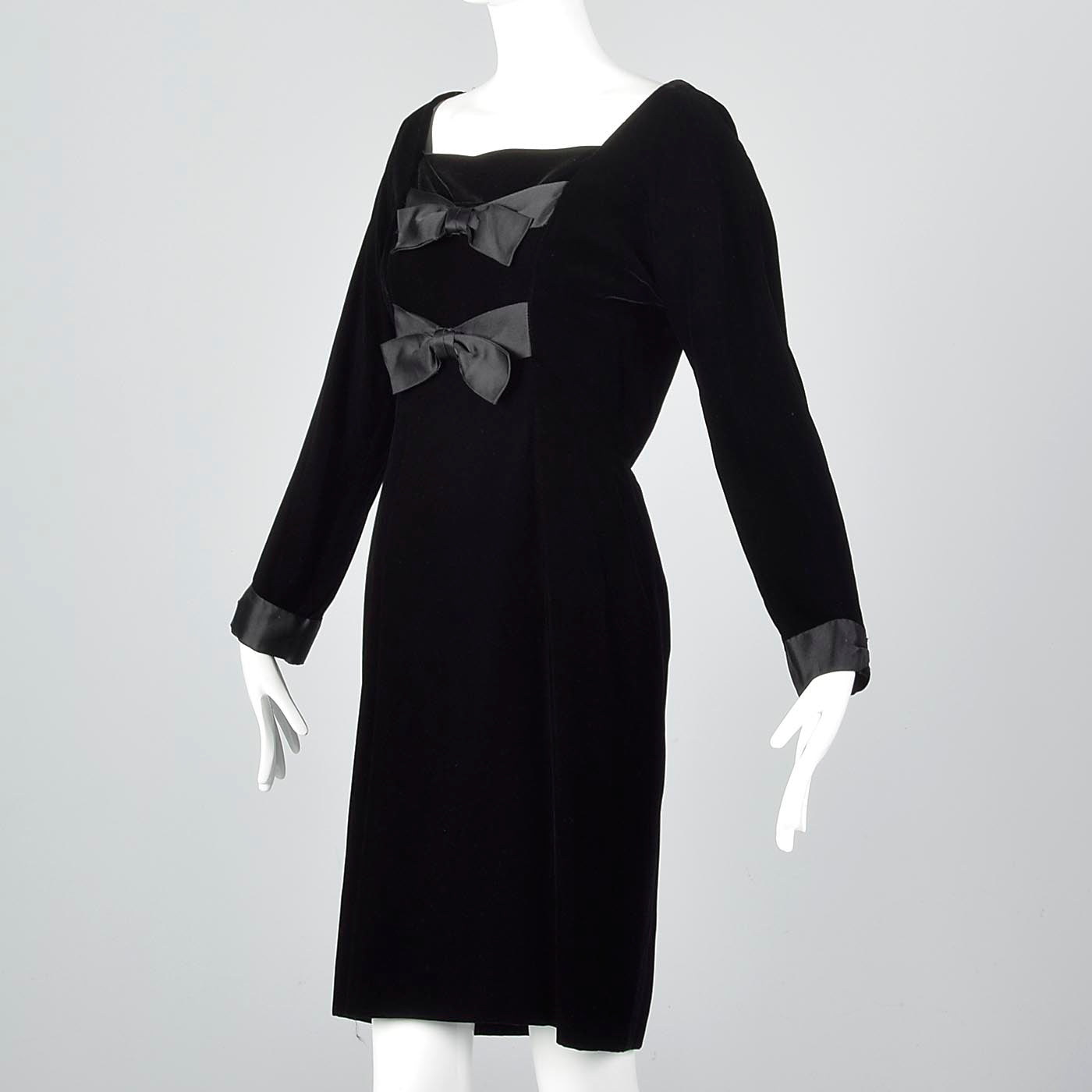 1980s Carolyne Roehm Black Velvet Dress