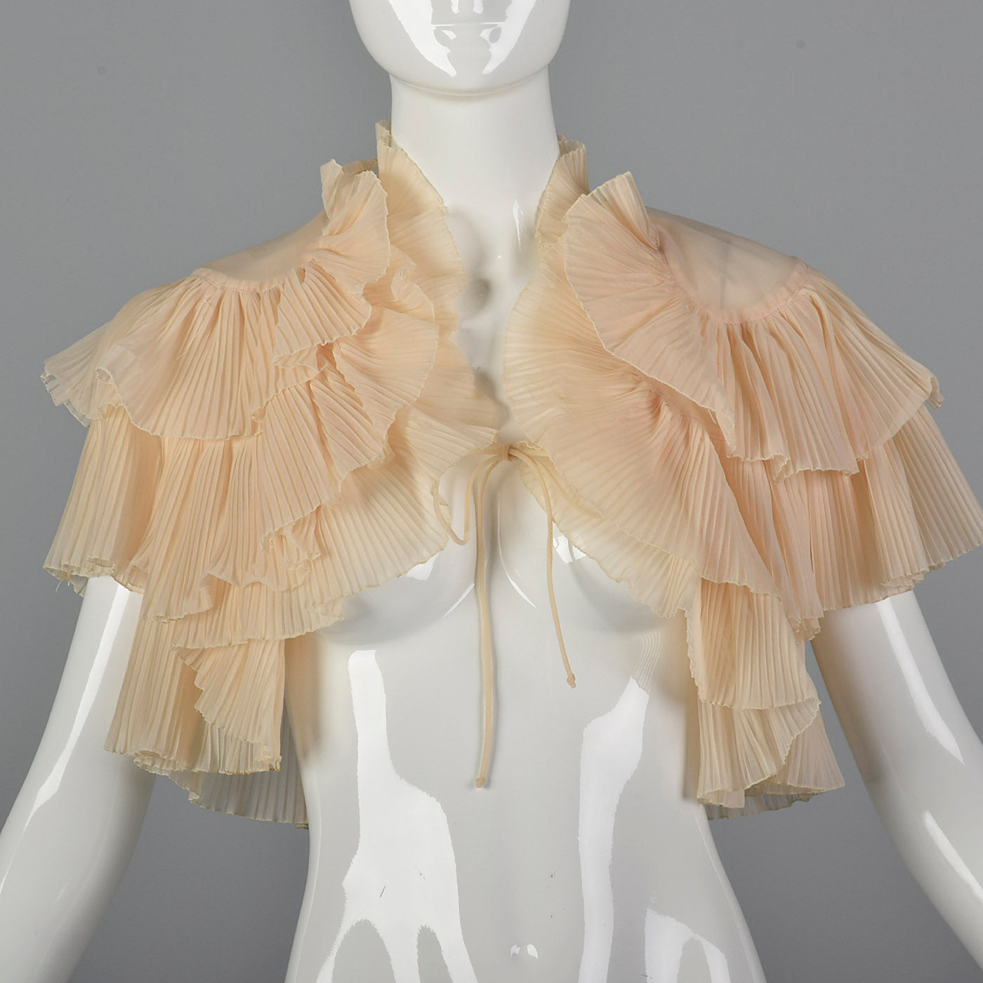 1950s Pale Pink Ruffle Bed Jacket