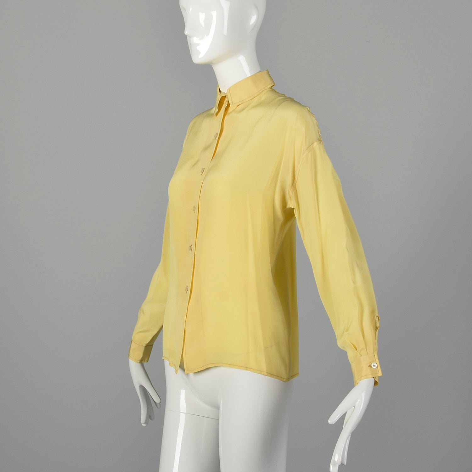 Medium 1950s Pale Yellow Silk Blouse