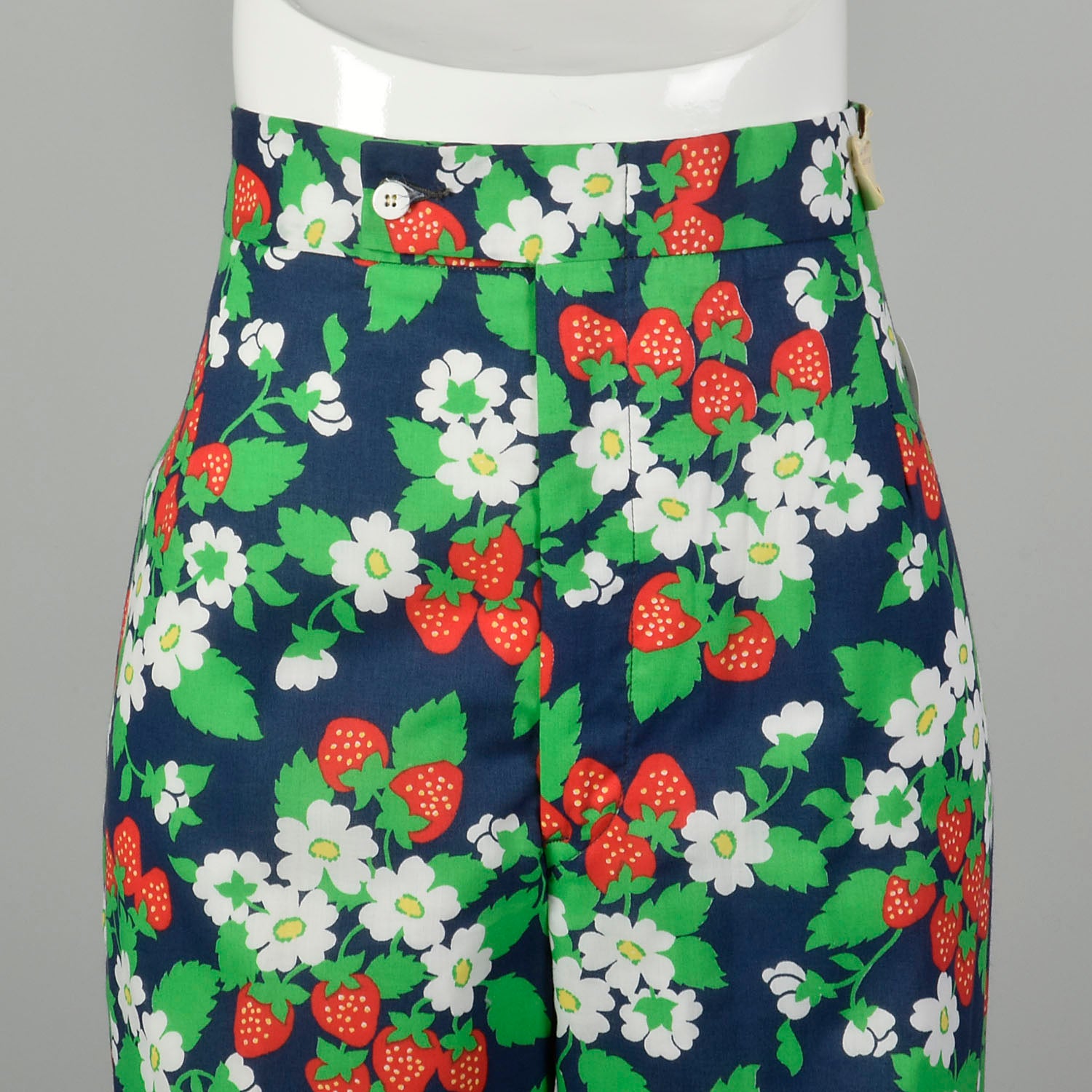 XL 1970s Novelty Print Pants Deadstock Wide Leg High Waist Strawberry Print