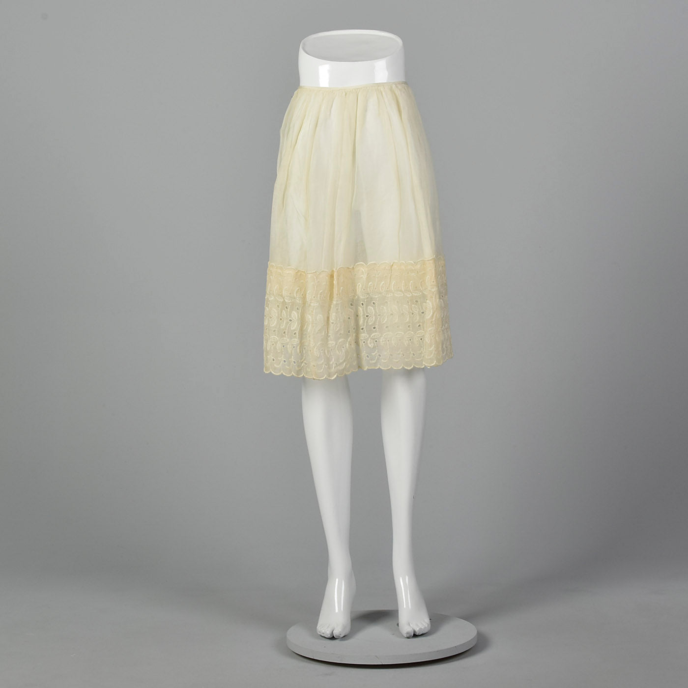 1950s Off White Cotton Eyelet Slip