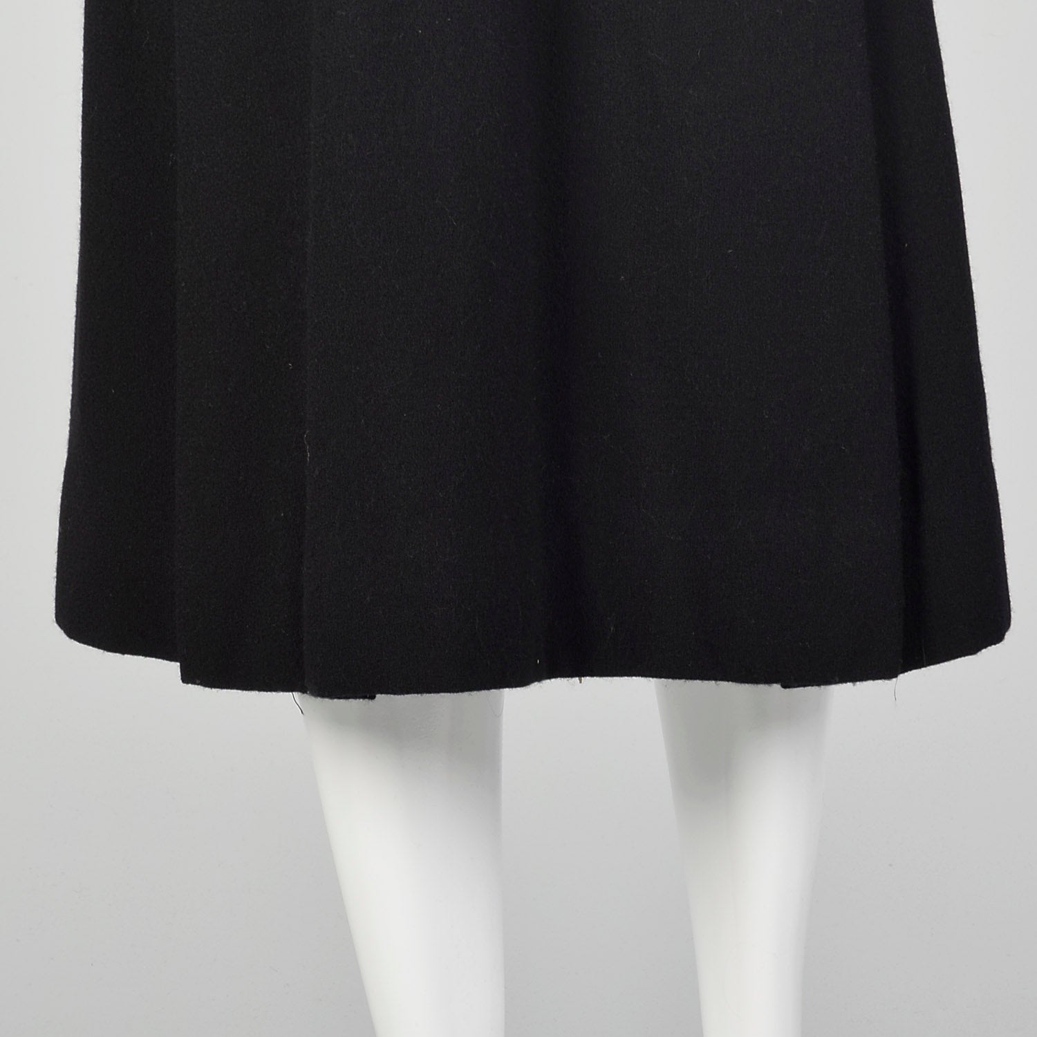 Small 1940s Black Wool Skirt