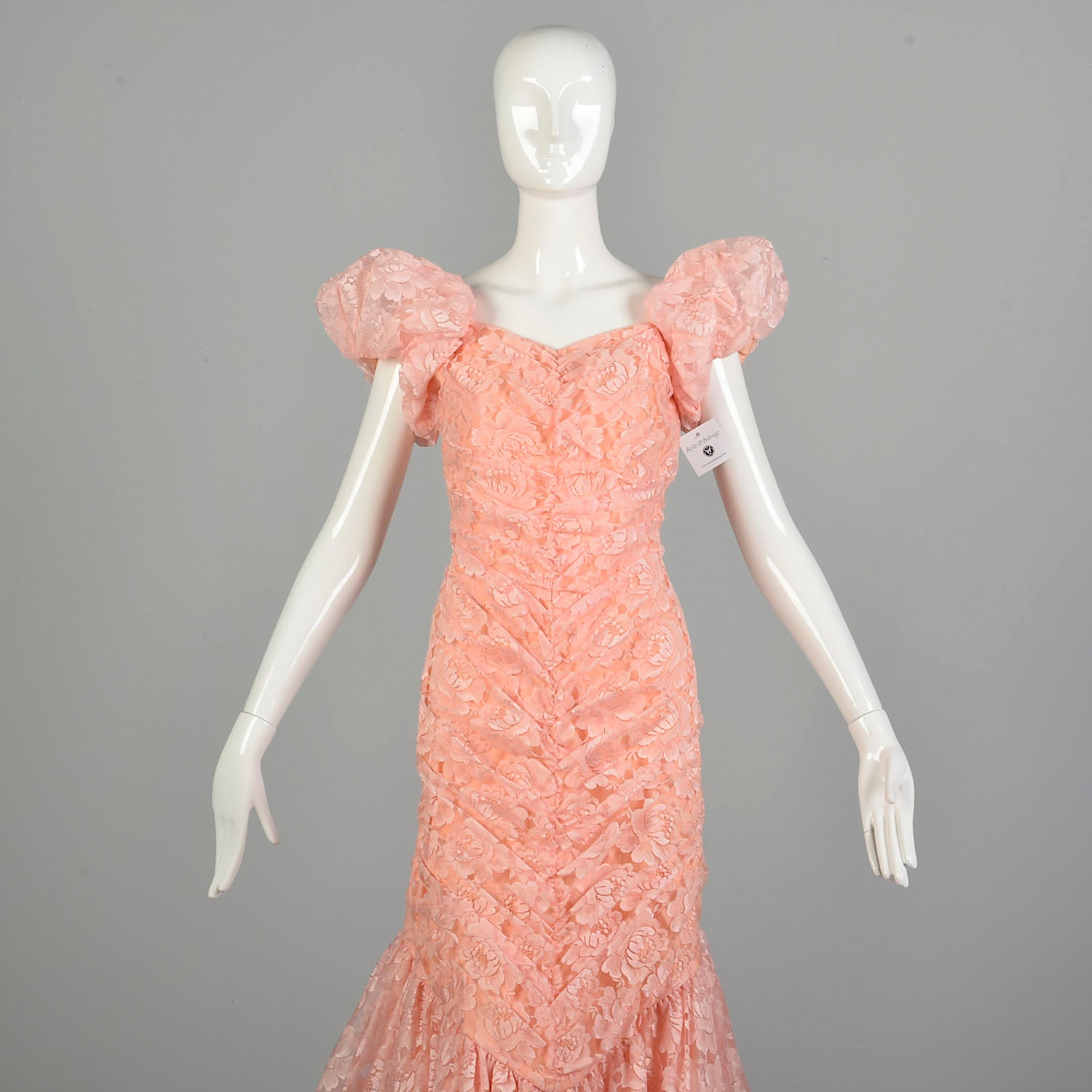Medium 1980s Pink Lace Puff Sleeve Trumpet Skirt Formal Evening Prom Dress