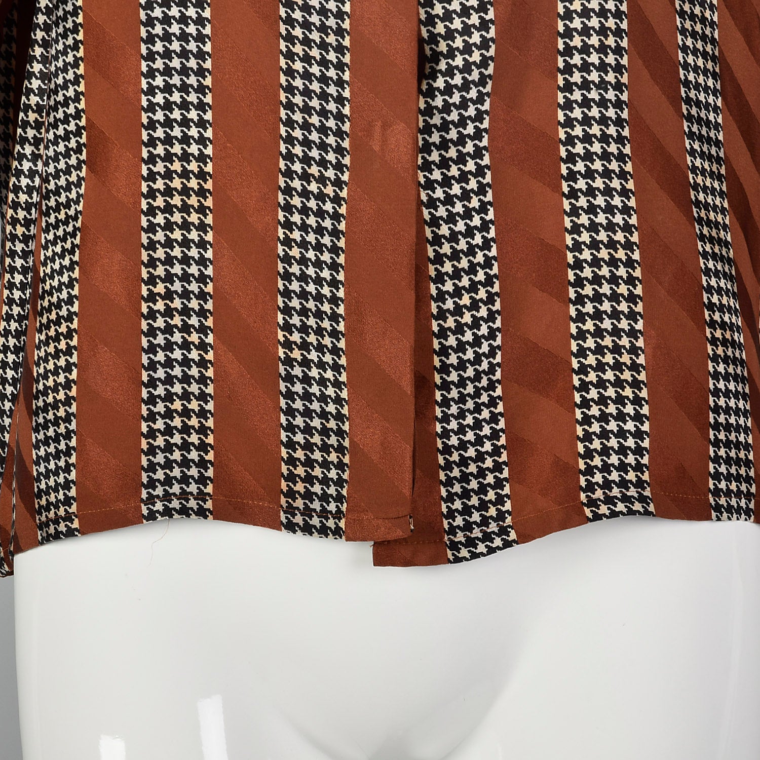 Medium Louis Feraud 1970s Silk Blouse