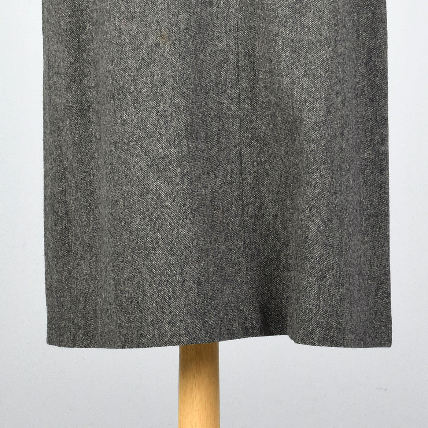 1950s Classic Gray Tweed Skirt Suit