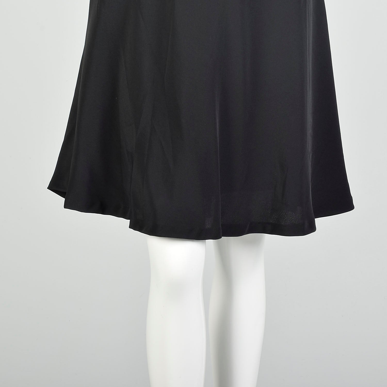 Medium 1980s Victor Costa Pearl Back LBD Sexy Cocktail Little Black Dress