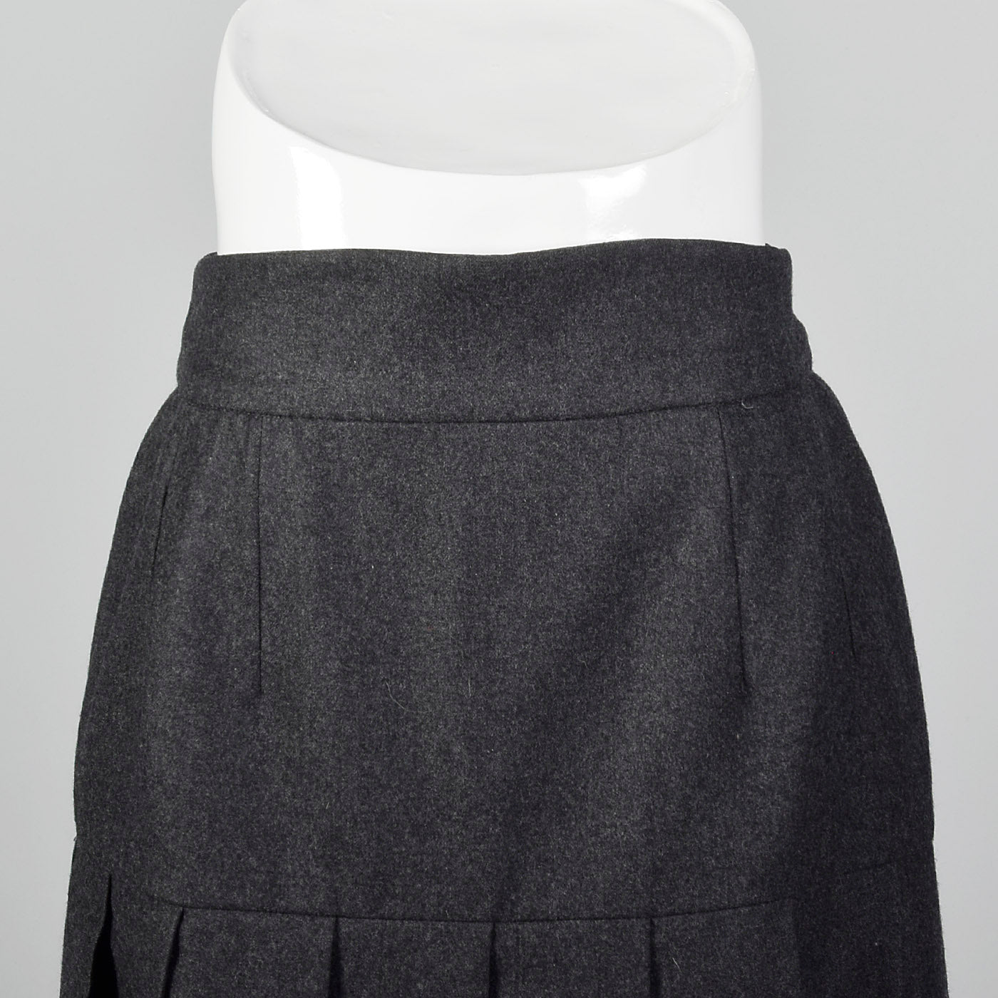 Small Chanel Boutique 1990s Gray Wool Pleated Skirt