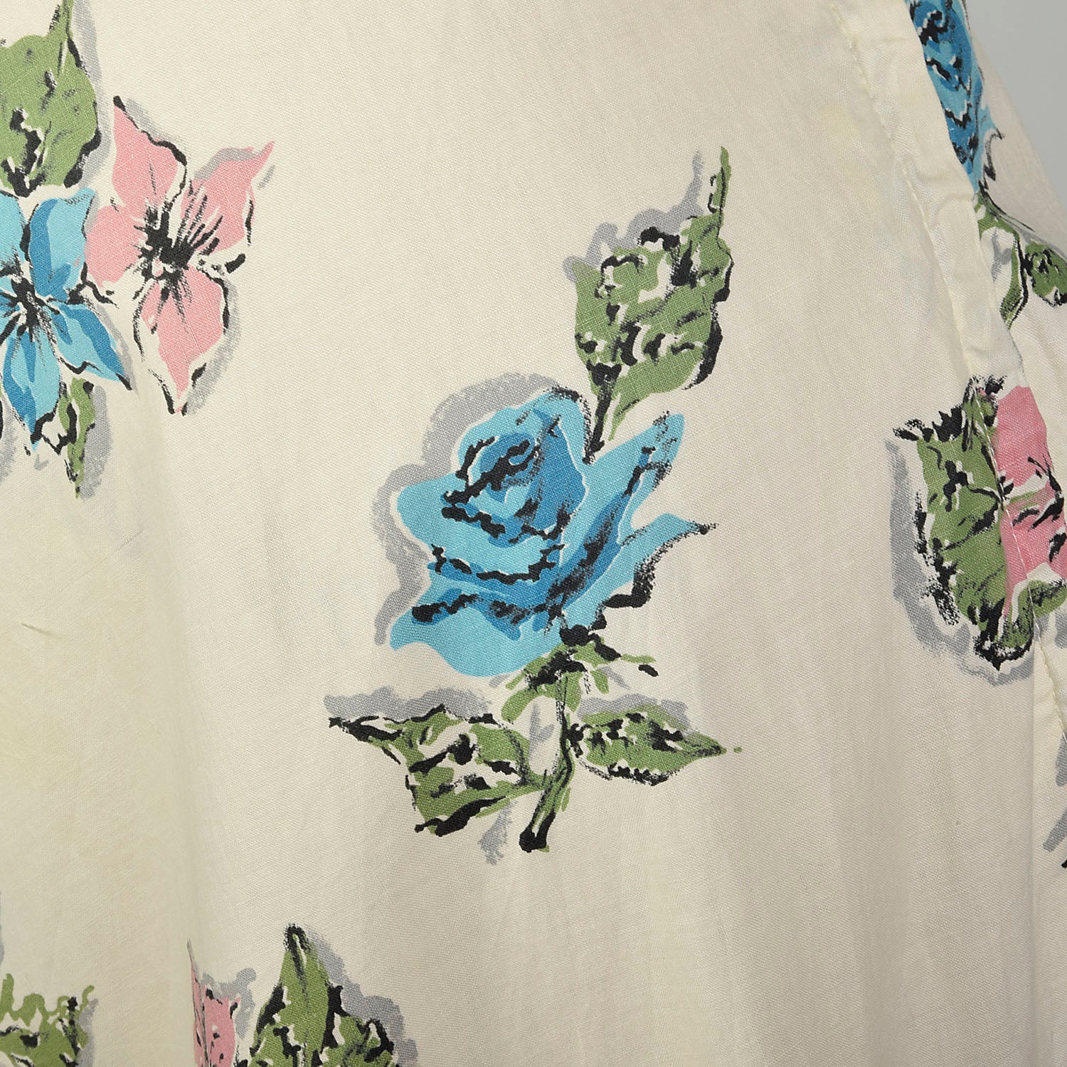 Large 1950s Blue Rose Bouquet Summer Day Dress  Cap Sleeve Novelty Print