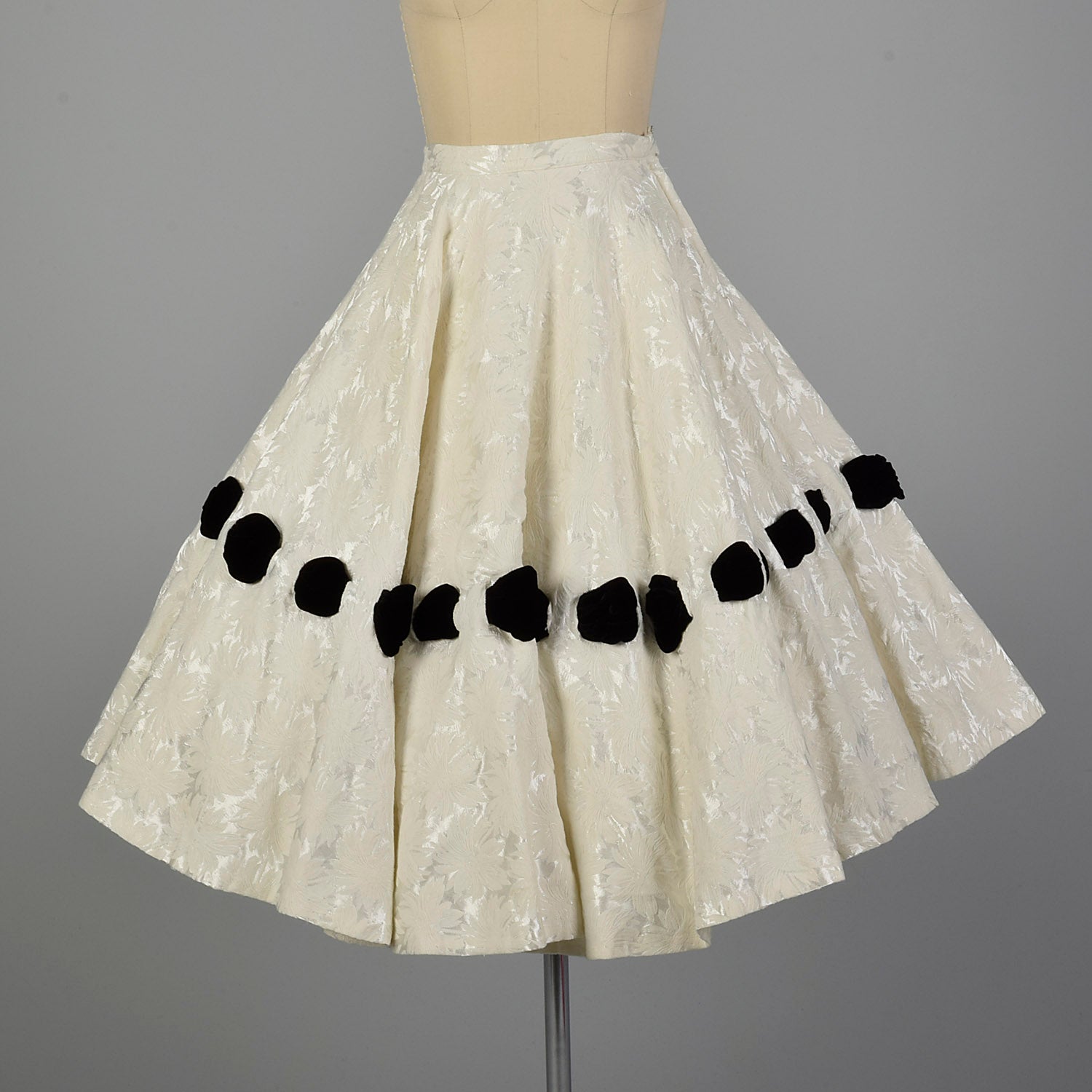 XS 1950s  White Brocade Circle Skirt with Velvet Ribbon