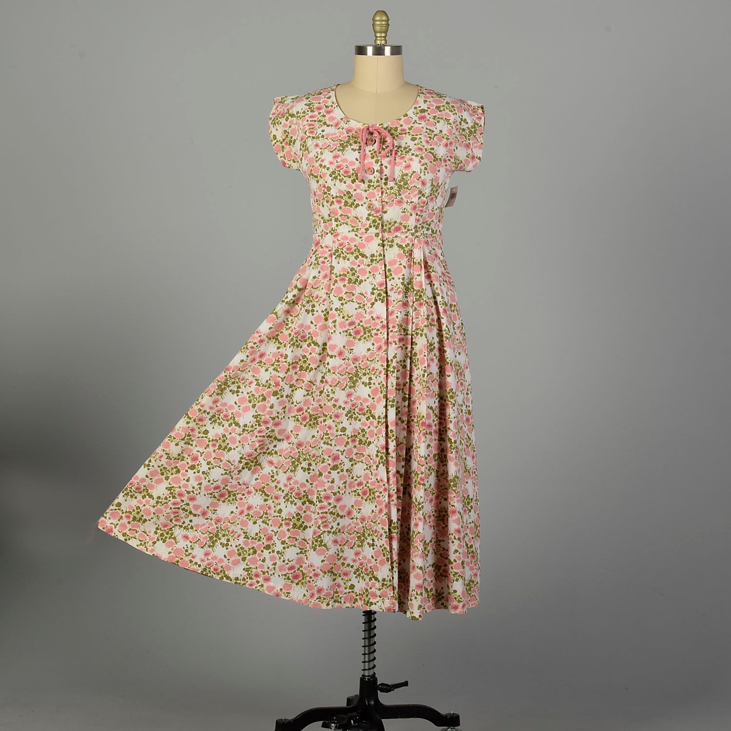 XL 1950s Day Dress Floral Cotton Pink Shirtwaist Lightweight Fit and Flare