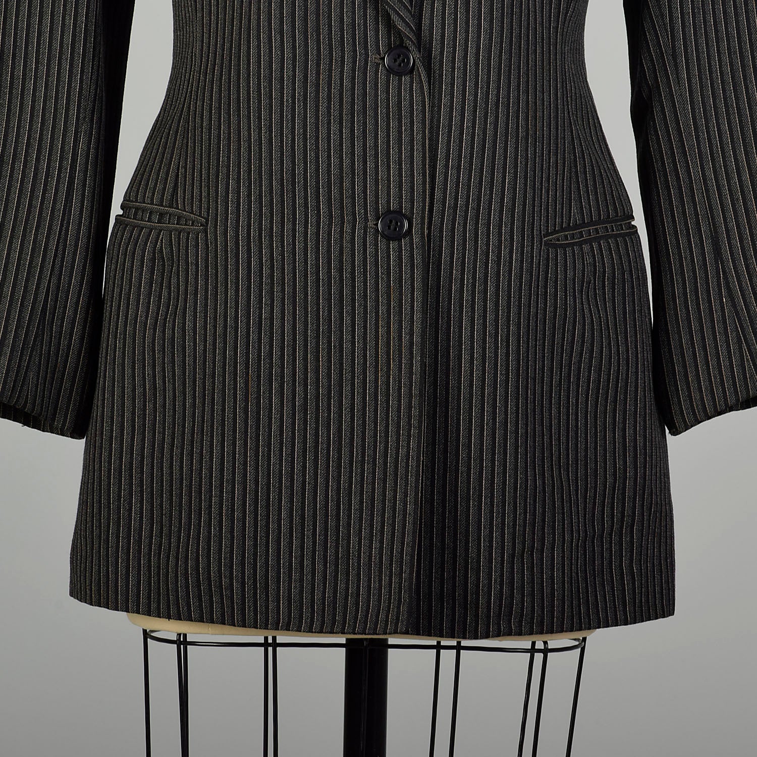 Small 1950s Two Button Gray Black Stripe Blazer Welt Pockets Unvented